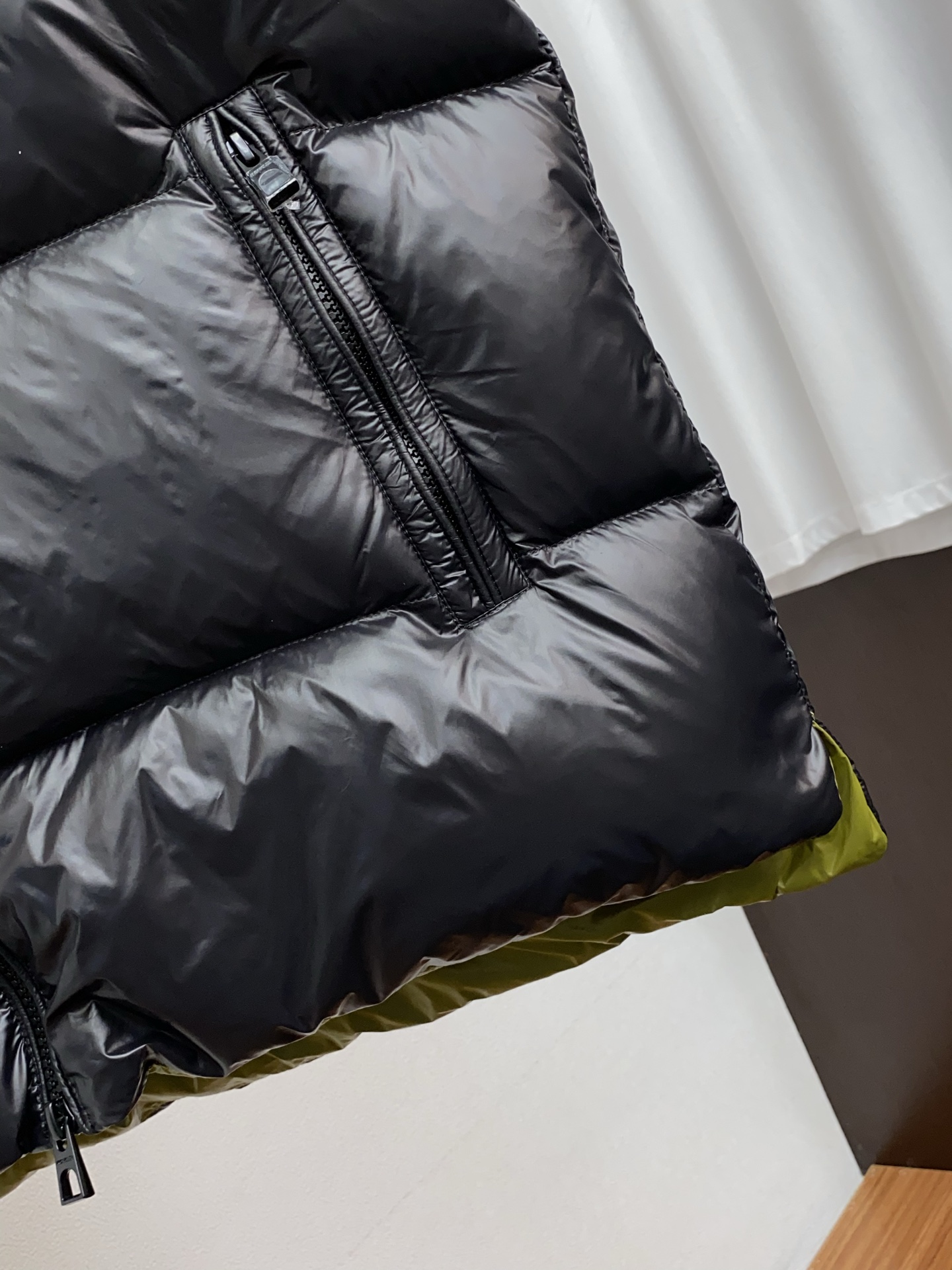 Moncler Male Down Vest White Duck Down Hooded M-l