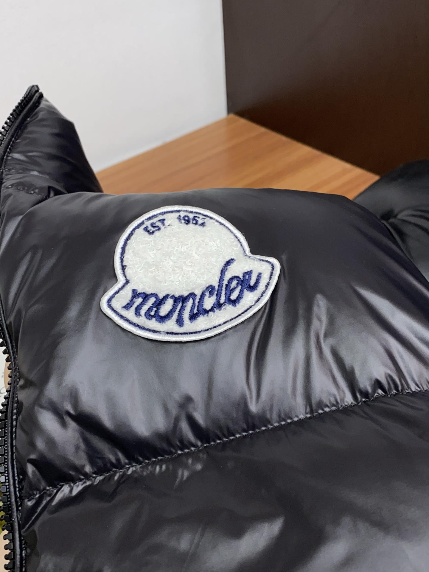 Moncler Male Down Vest White Duck Down Hooded M-l