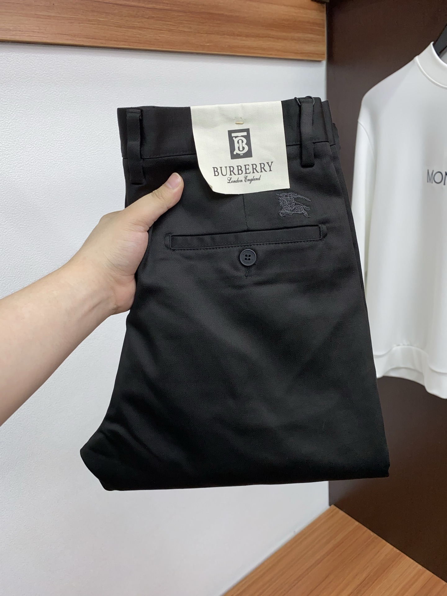 Burberry Male Basic Clothing S-l