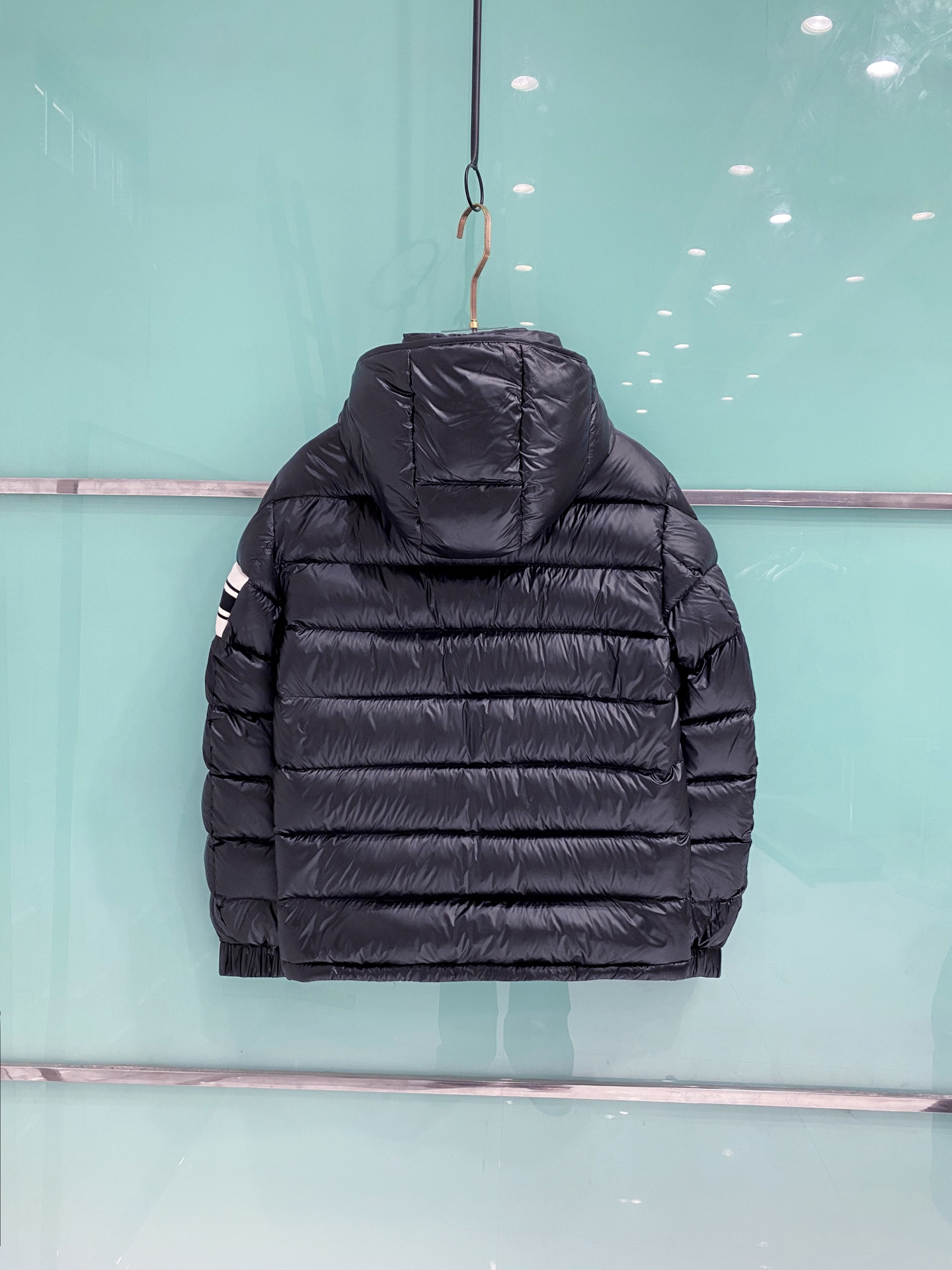 Moncler Down Jacket White Duck Down Black Hooded M-l