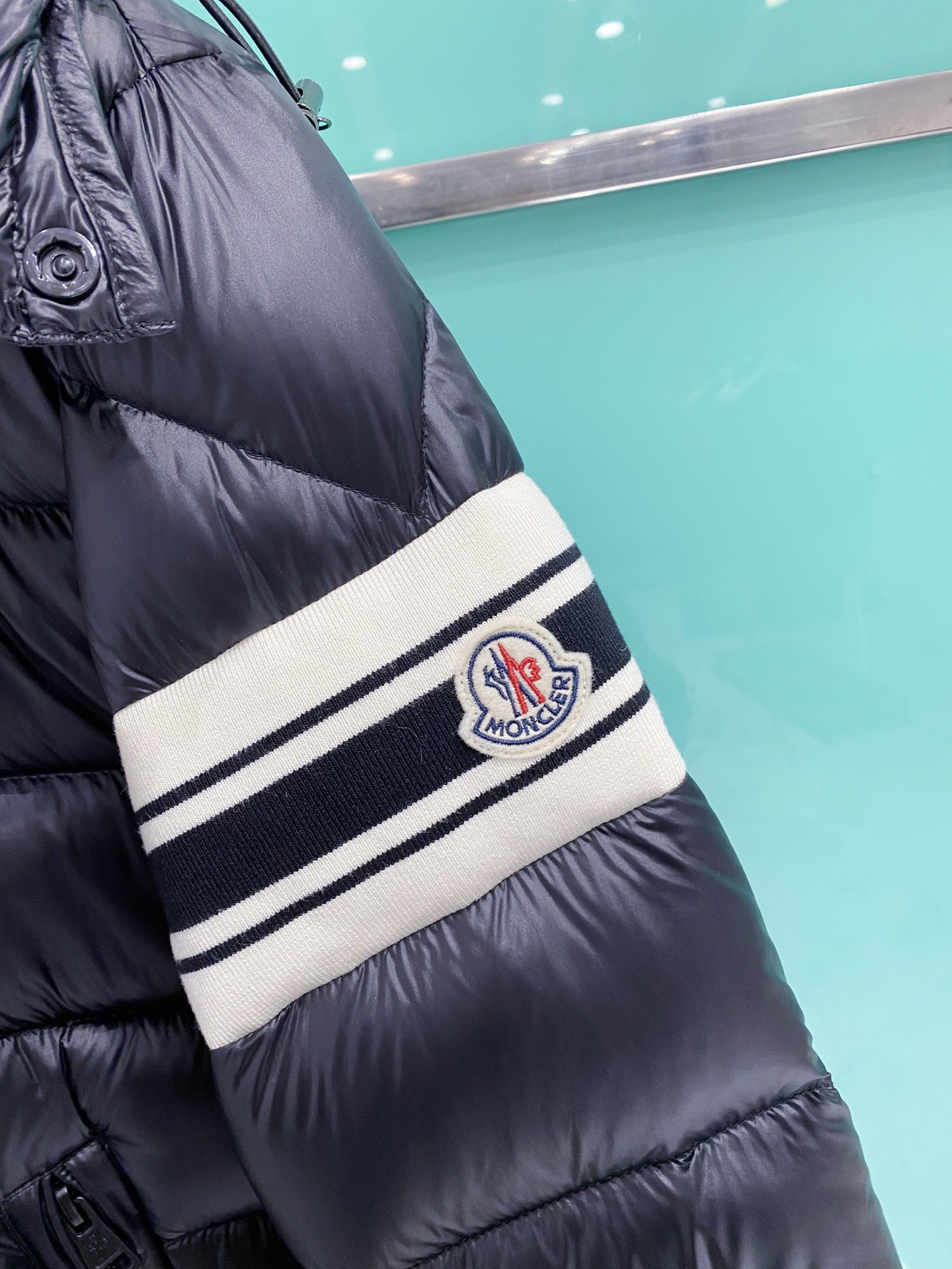 Moncler Down Jacket White Duck Down Black Hooded M-l