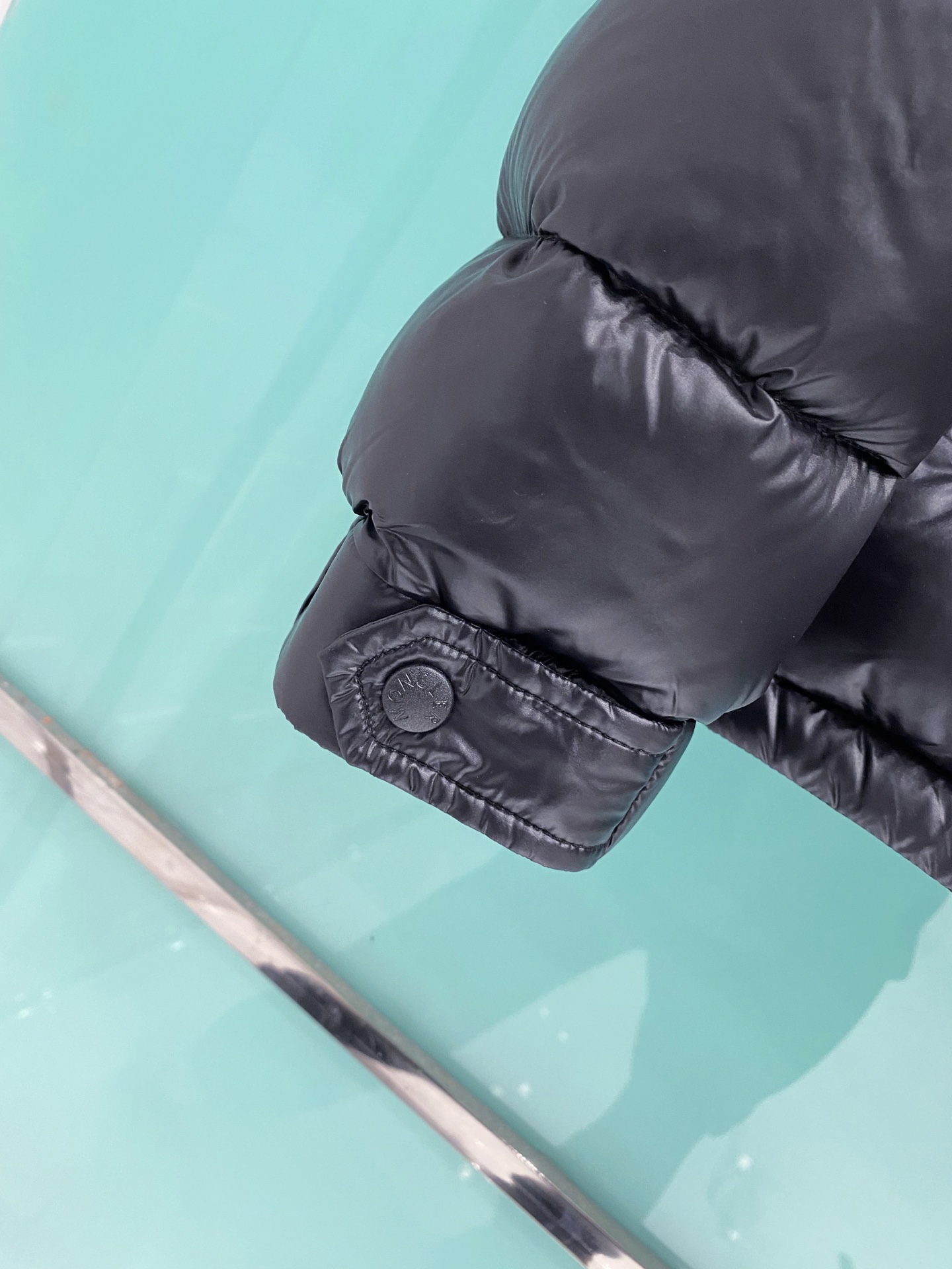 Moncler Down Jacket White Duck Down Black Hooded M-l