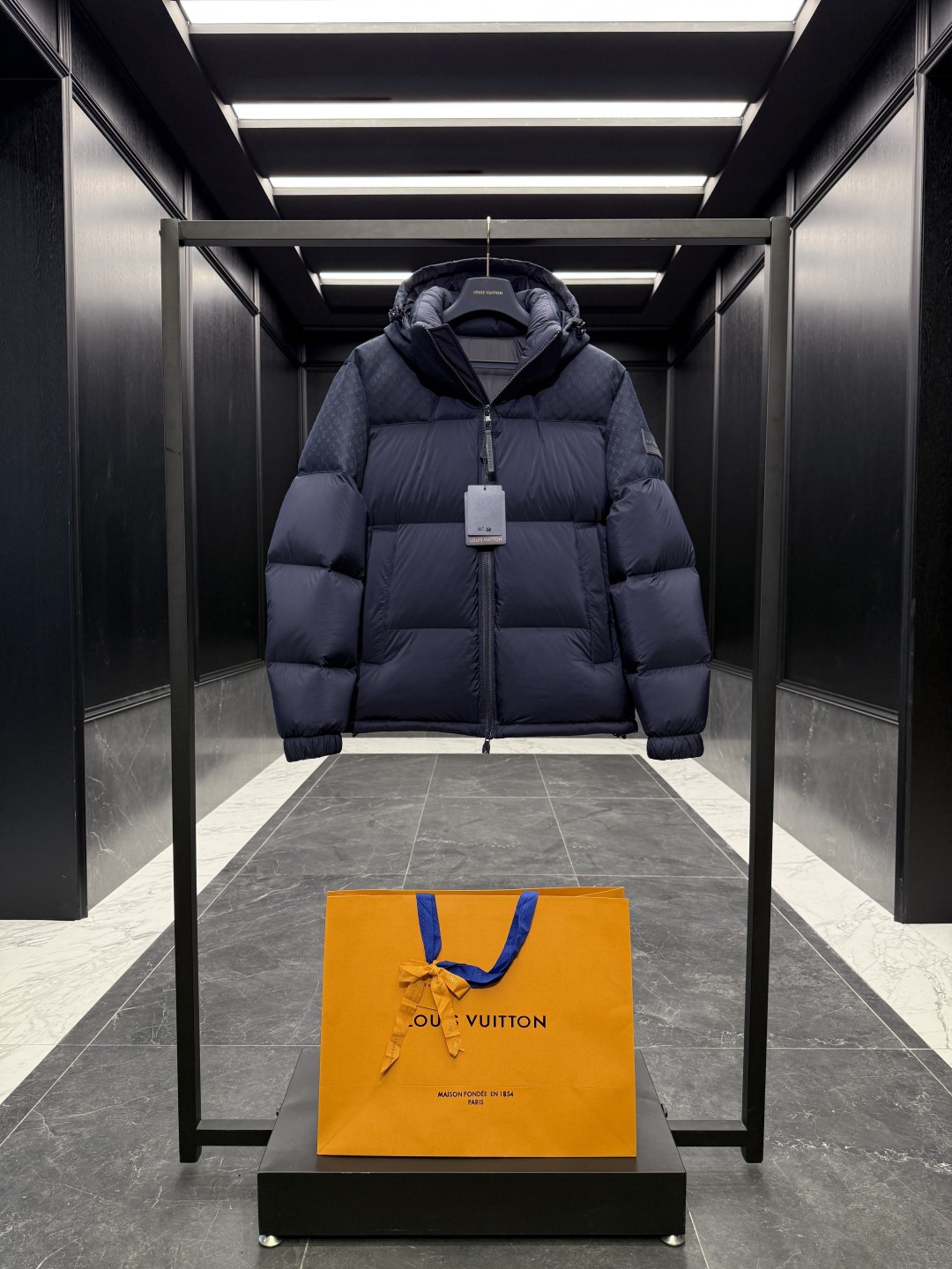 Louis Vuitton Down Jacket Goose Down Black Hooded S-m-l