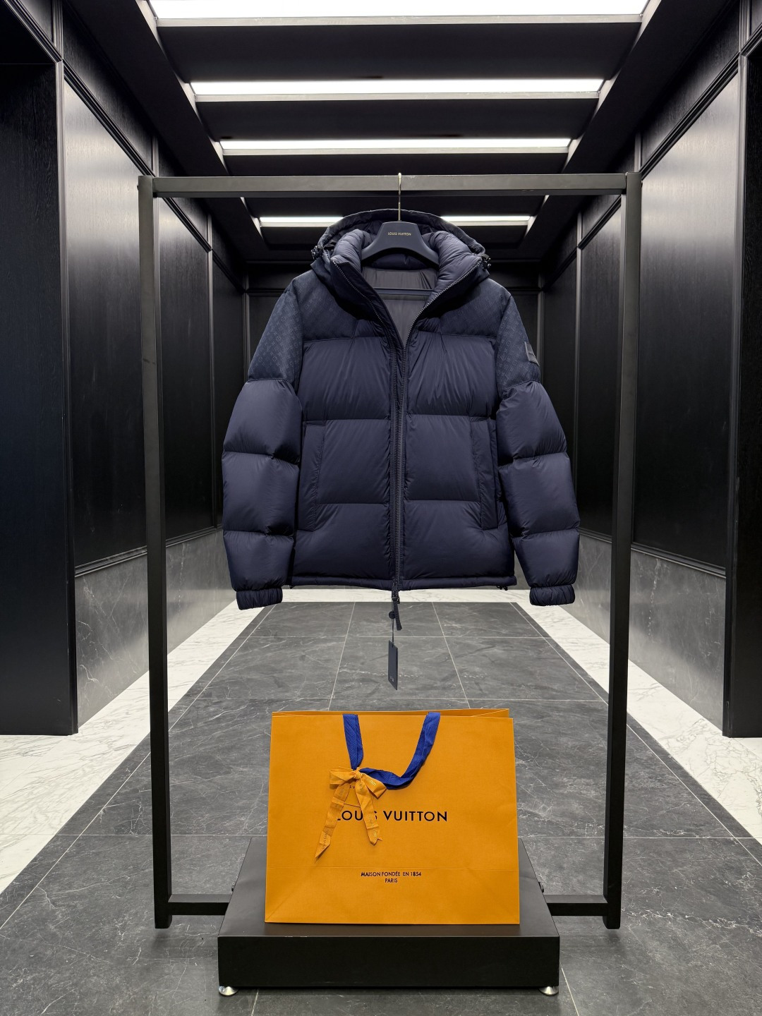 Louis Vuitton Down Jacket Goose Down Black Hooded S-m-l