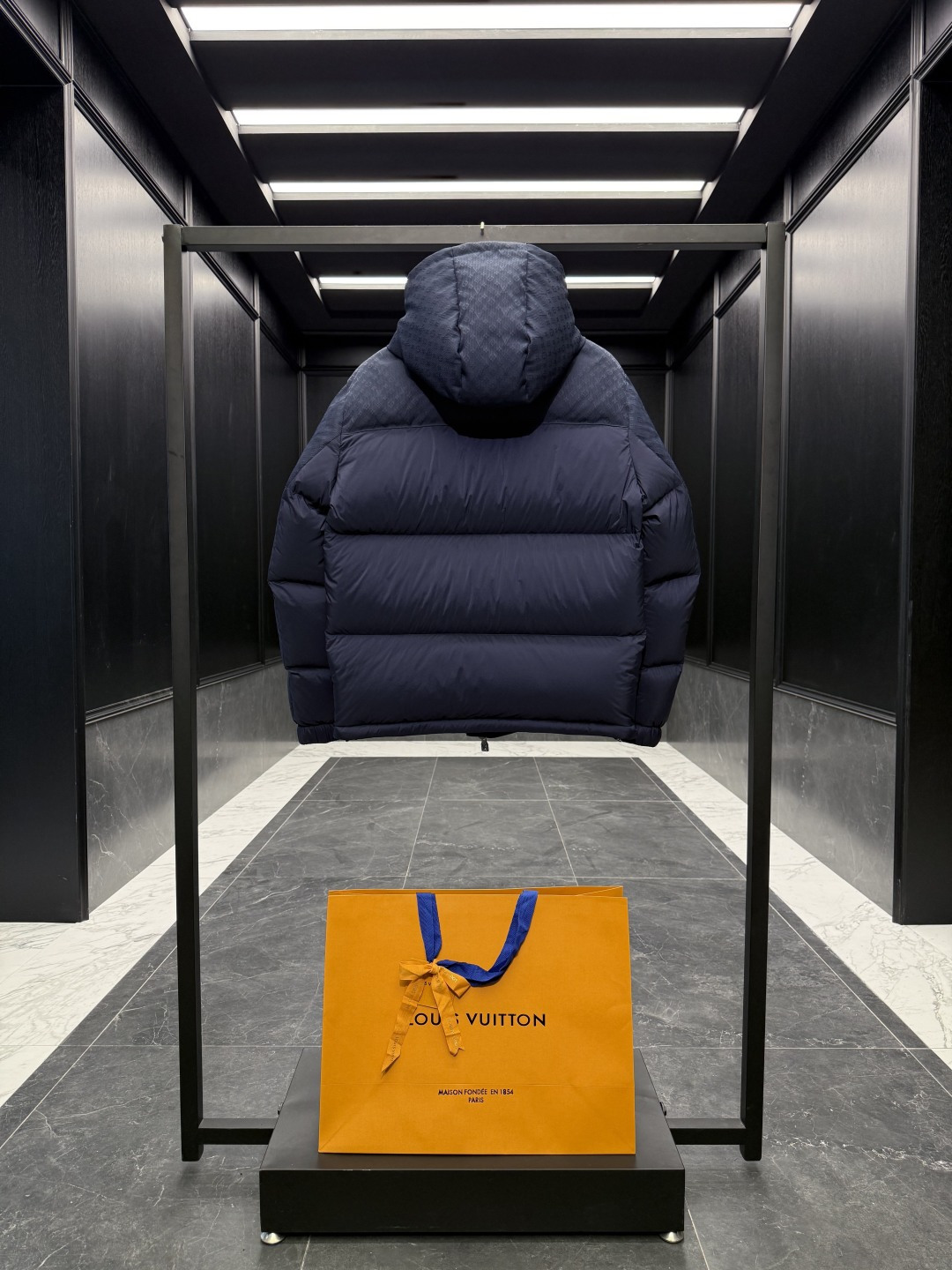 Louis Vuitton Down Jacket Goose Down Black Hooded S-m-l