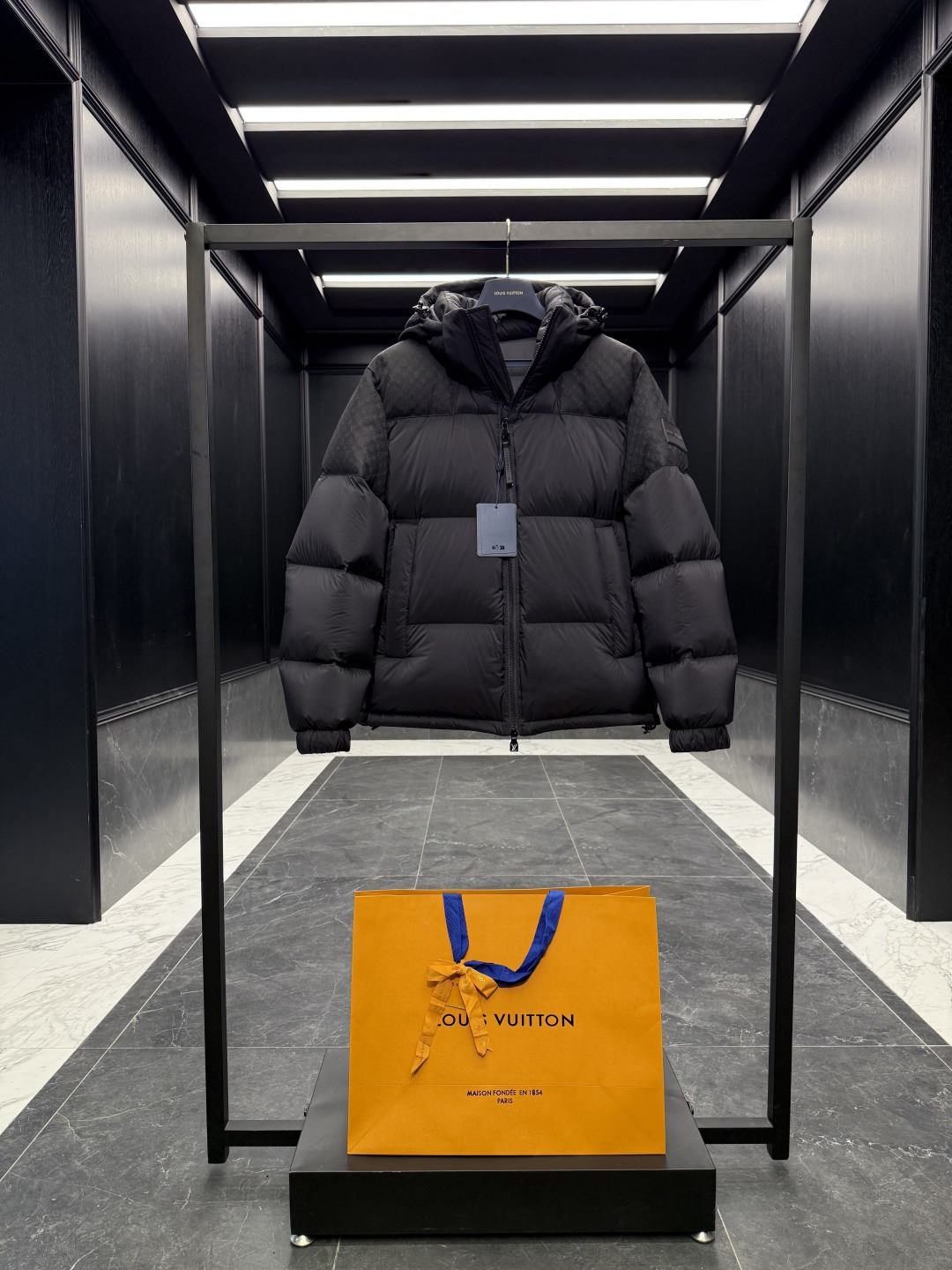 Louis Vuitton Down Jacket Goose Down Black Hooded S-m-l