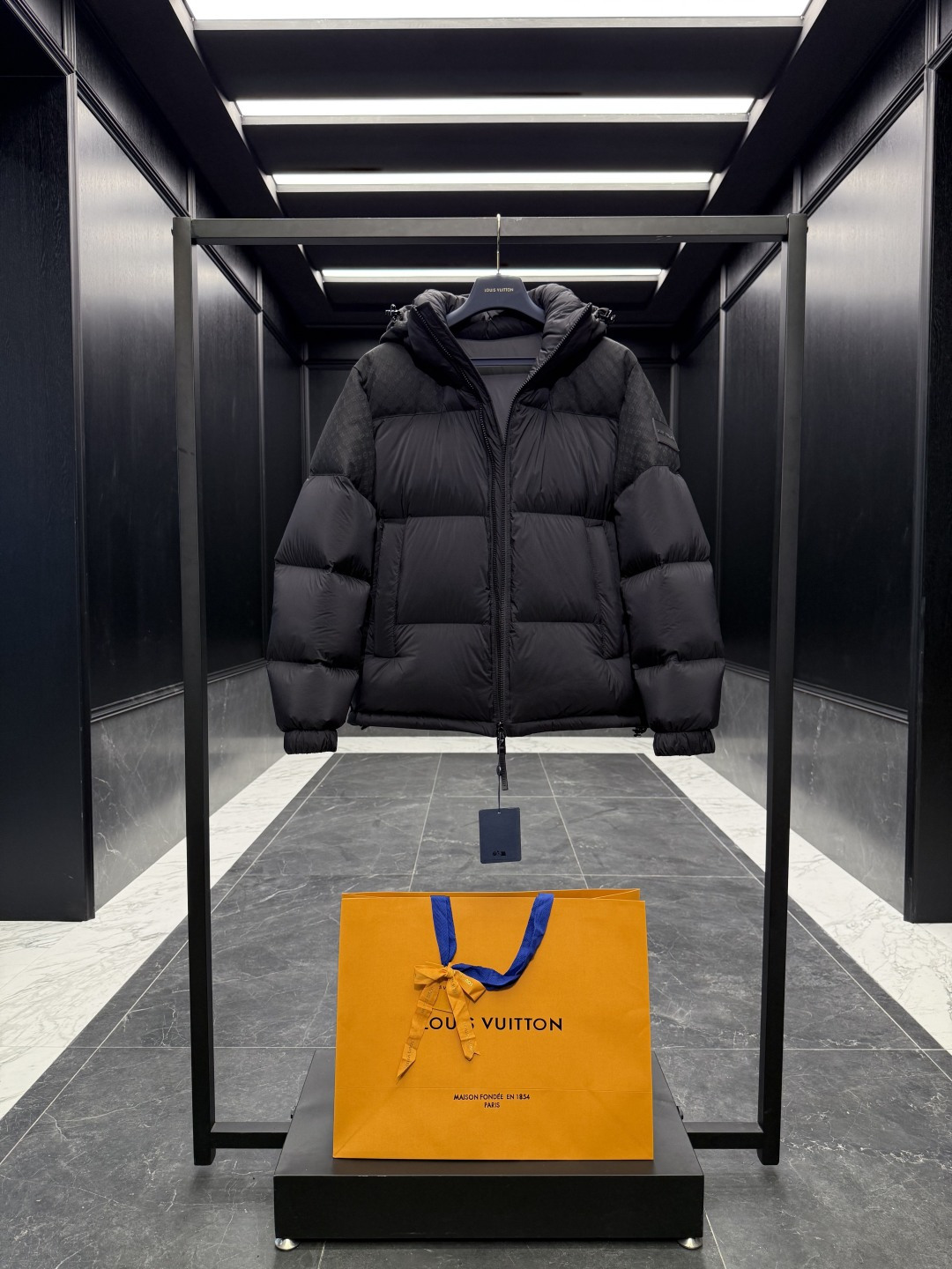 Louis Vuitton Down Jacket Goose Down Black Hooded S-m-l