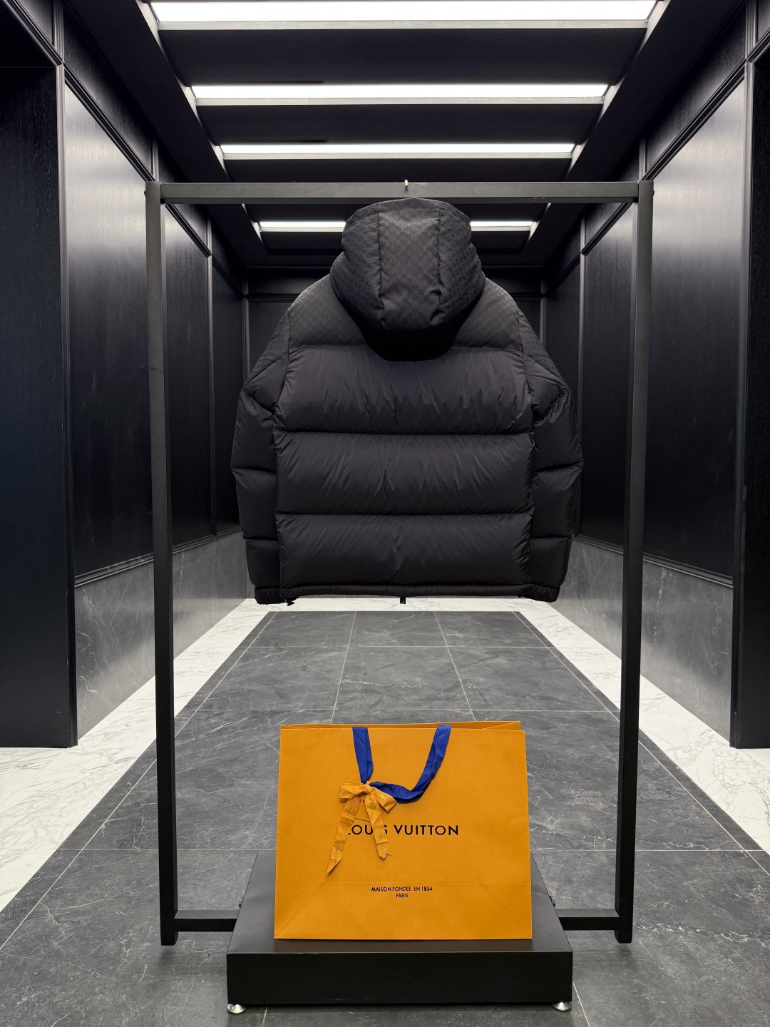 Louis Vuitton Down Jacket Goose Down Black Hooded S-m-l