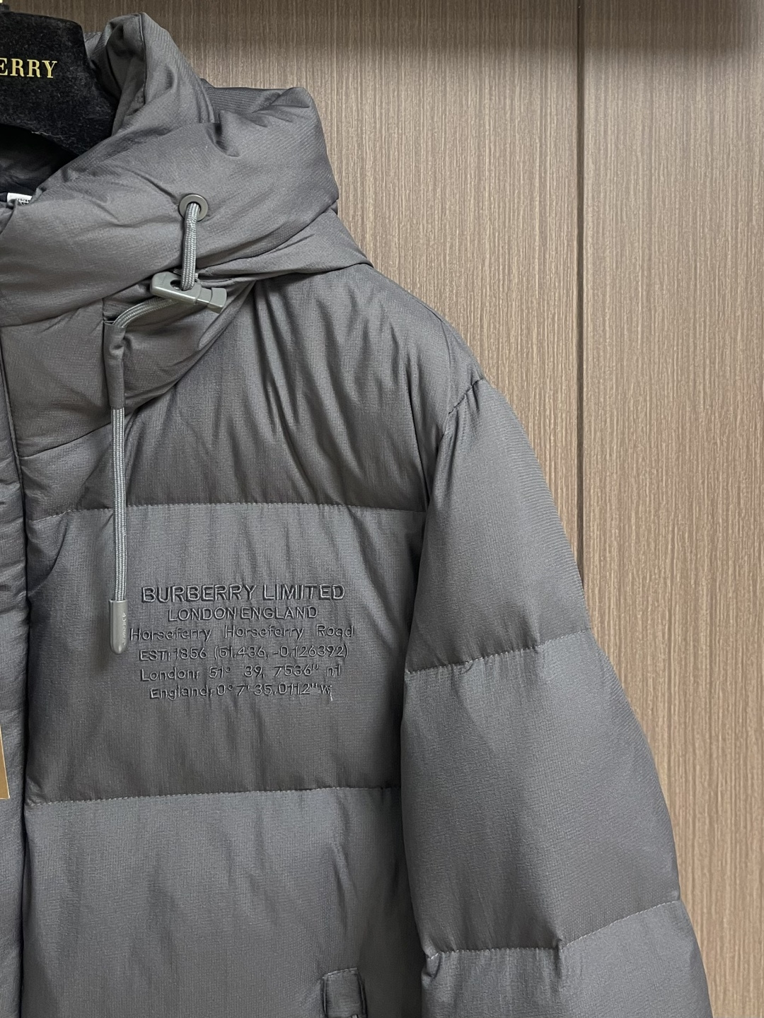 Burberry Male Down Jacket White Duck Down Hooded L