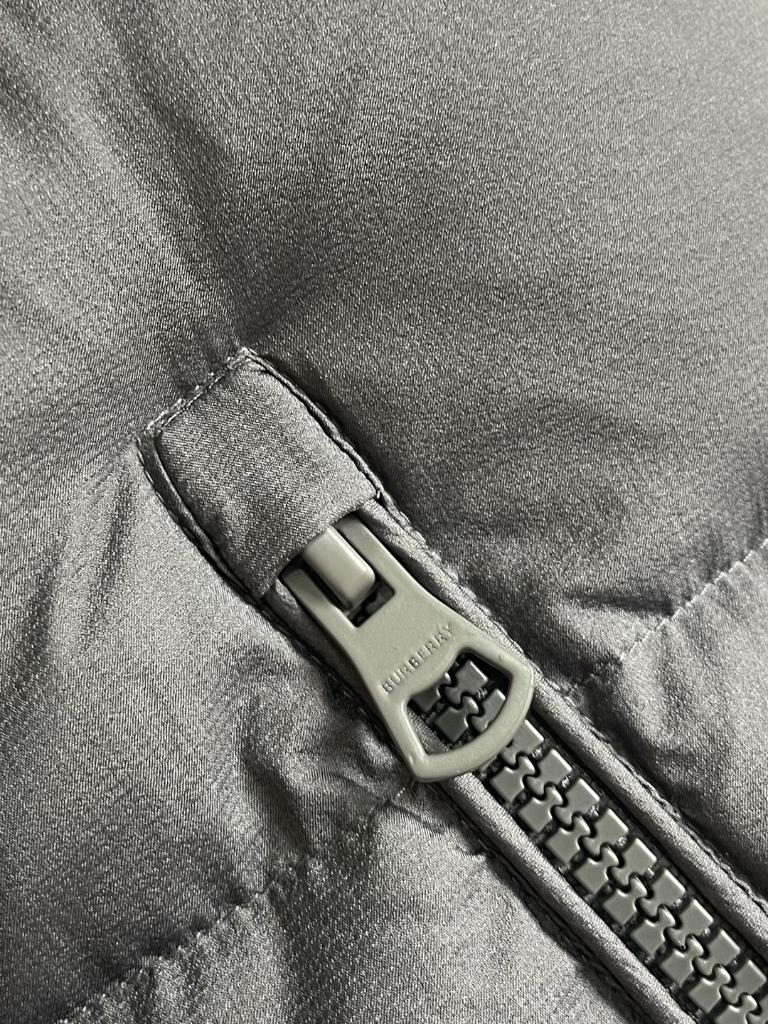 Burberry Male Down Jacket White Duck Down Hooded L