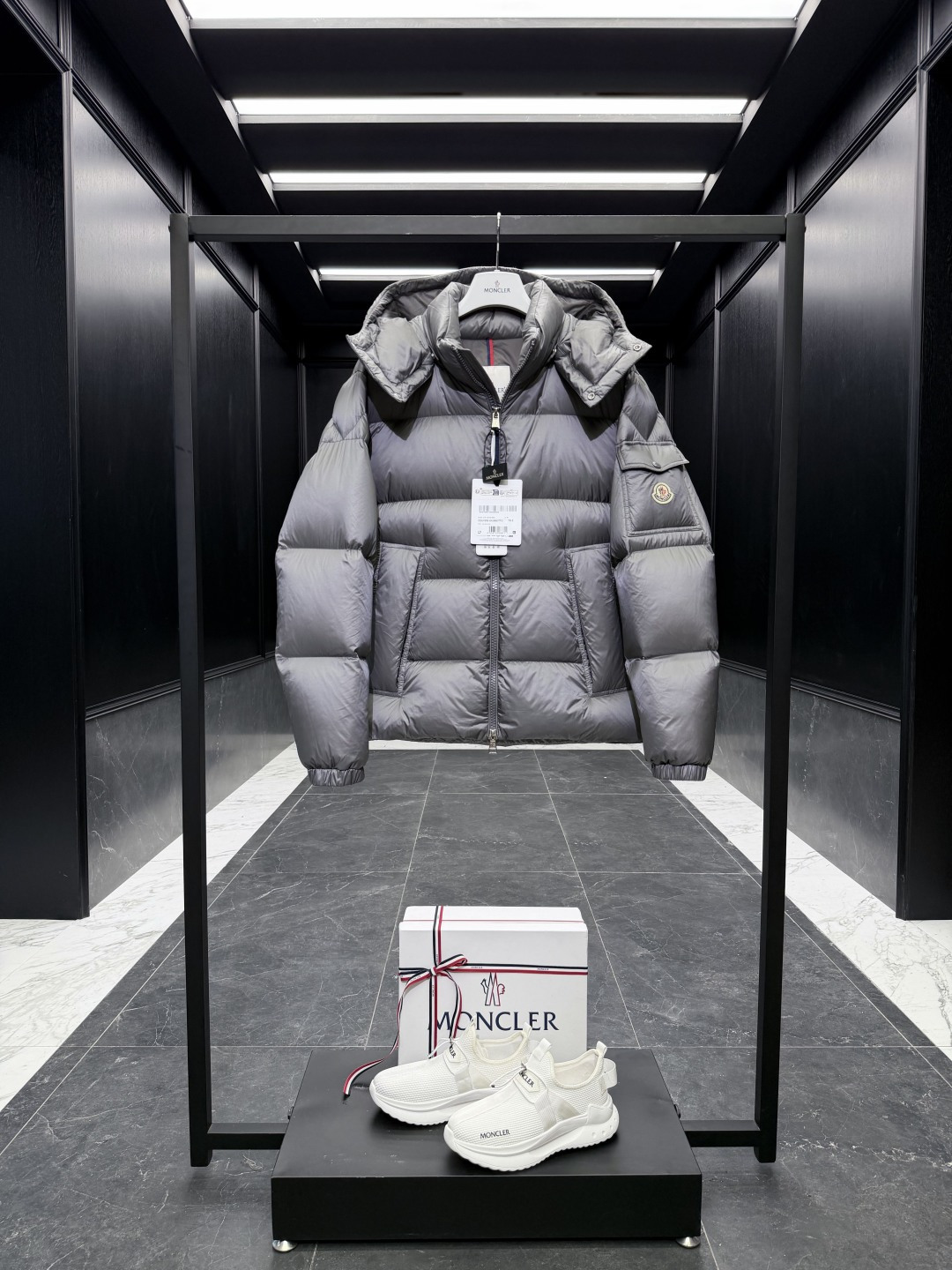 Moncler Male Down Jacket Goose Down Black Hooded S-m-l