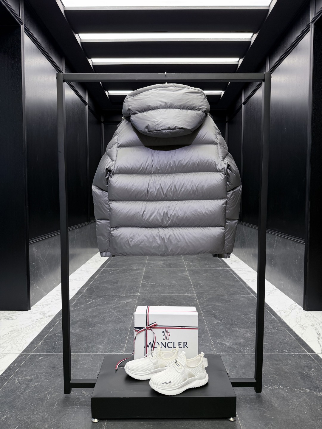 Moncler Male Down Jacket Goose Down Black Hooded S-m-l