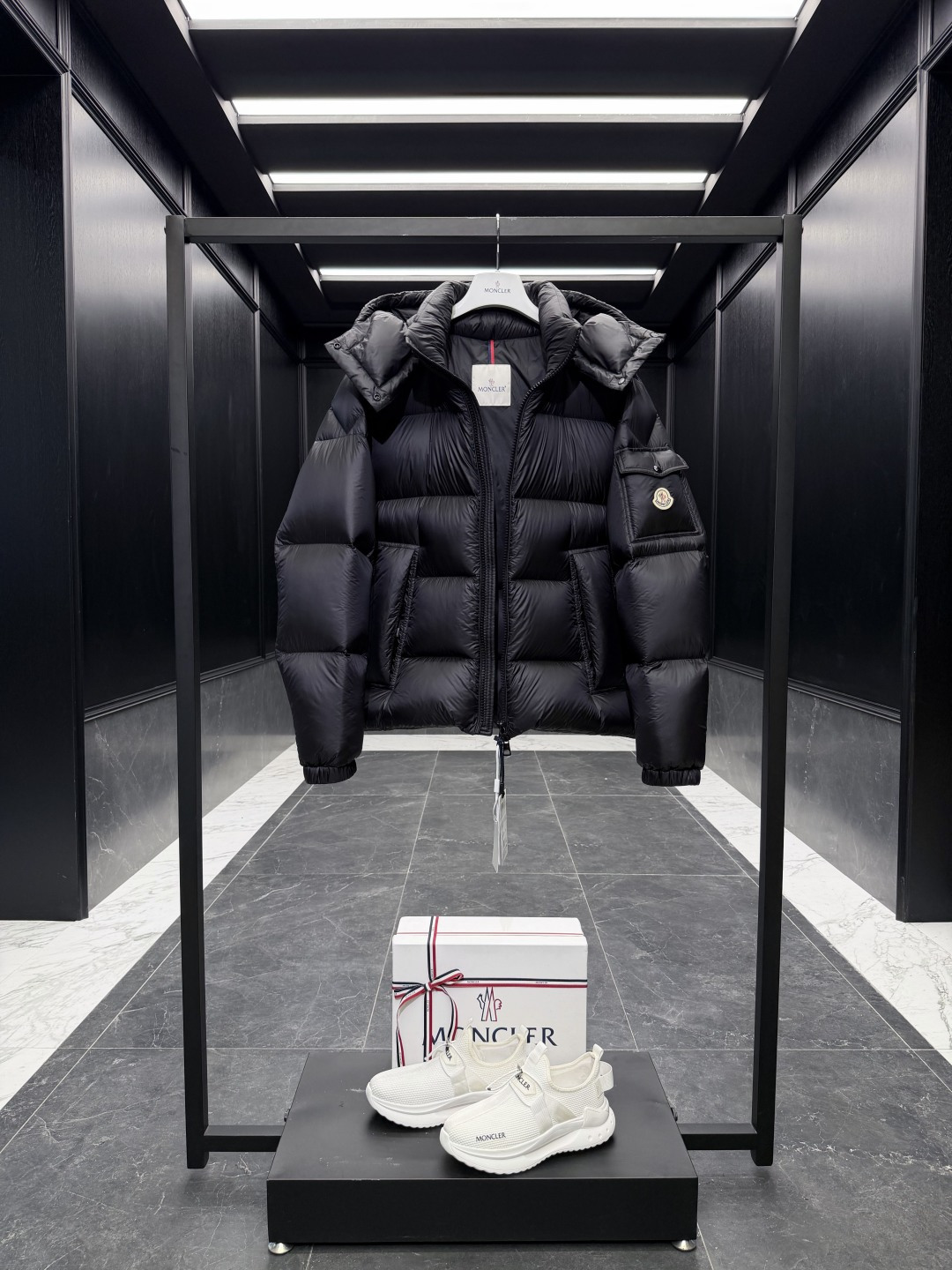 Moncler Male Down Jacket Goose Down Black Hooded S-m-l