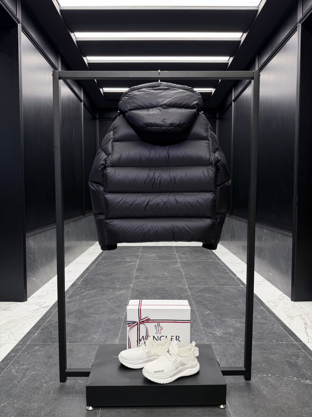 Moncler Male Down Jacket Goose Down Black Hooded S-m-l