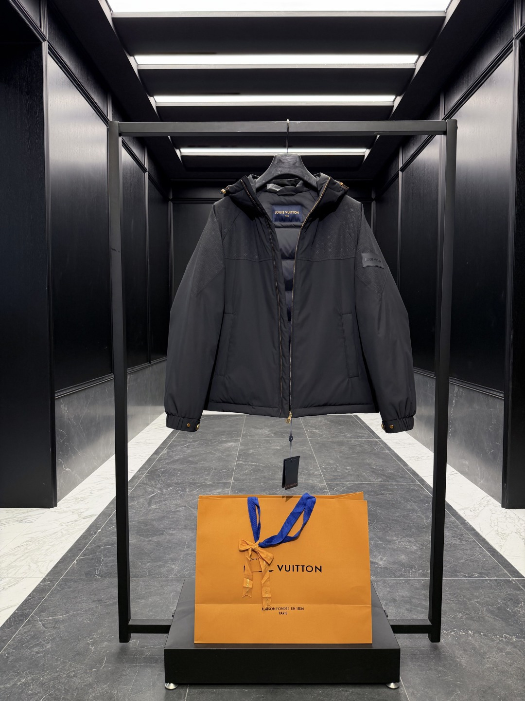 Louis Vuitton Down Jacket Goose Down Black Hooded S-m-l