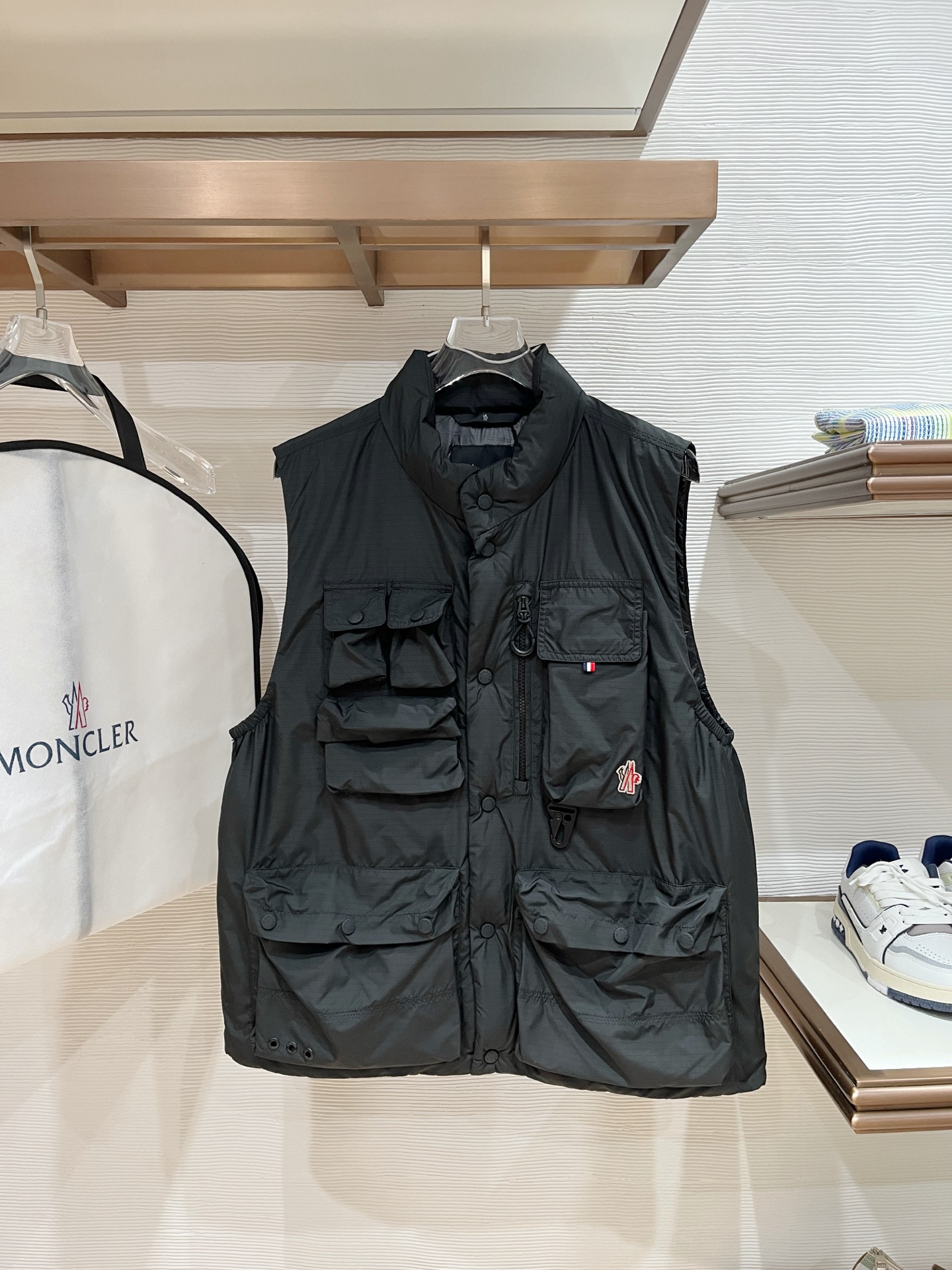 Moncler Down Vest Polyester Black S-m-l