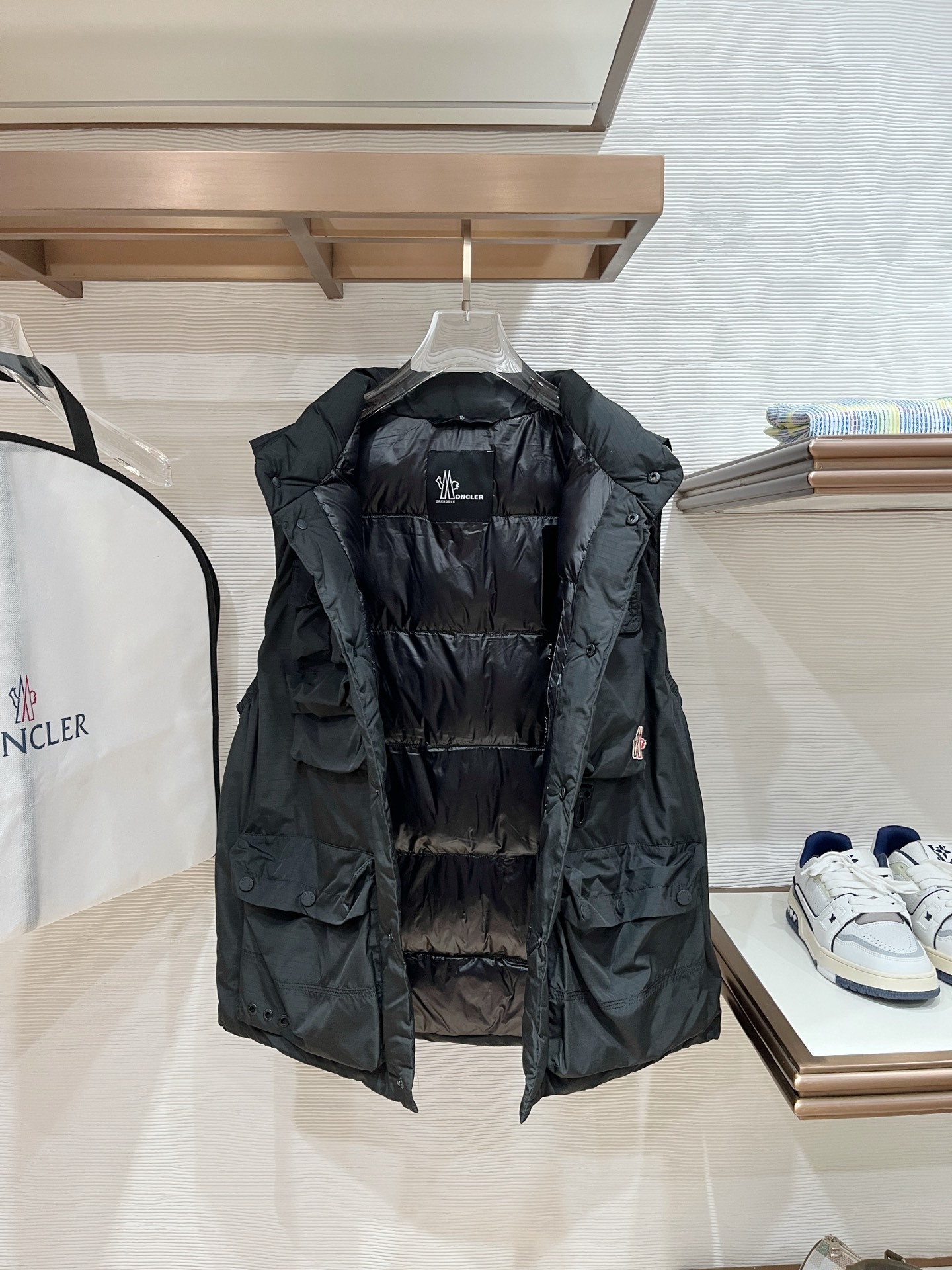 Moncler Down Vest Polyester Black S-m-l
