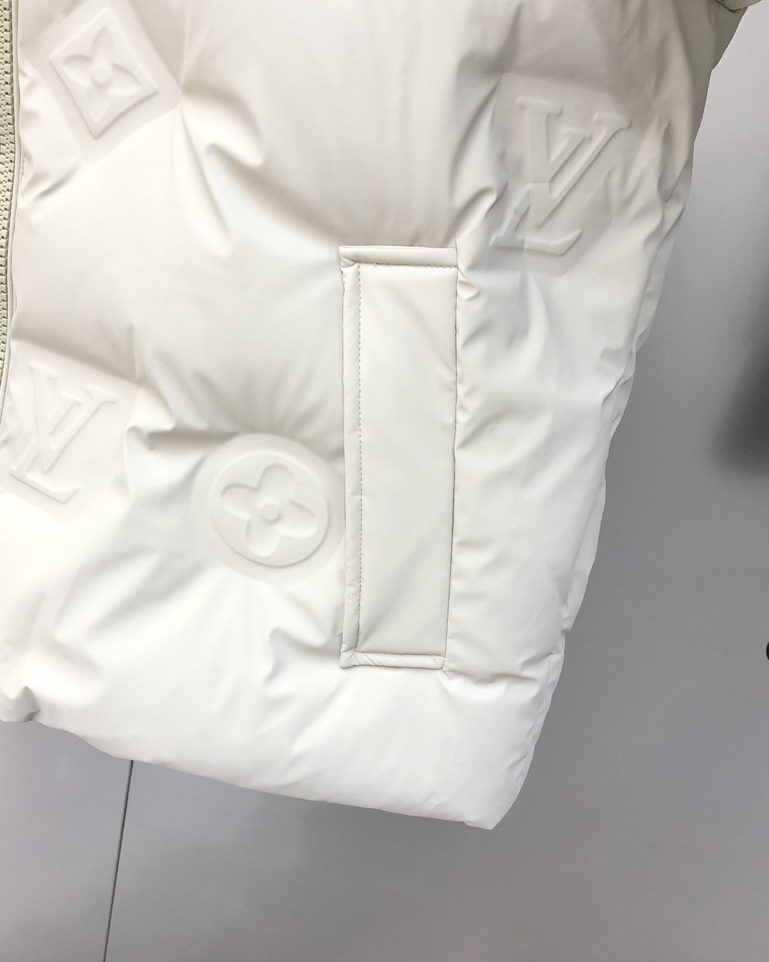 Louis Vuitton Male Down Jacket White Duck Down M-l-xl