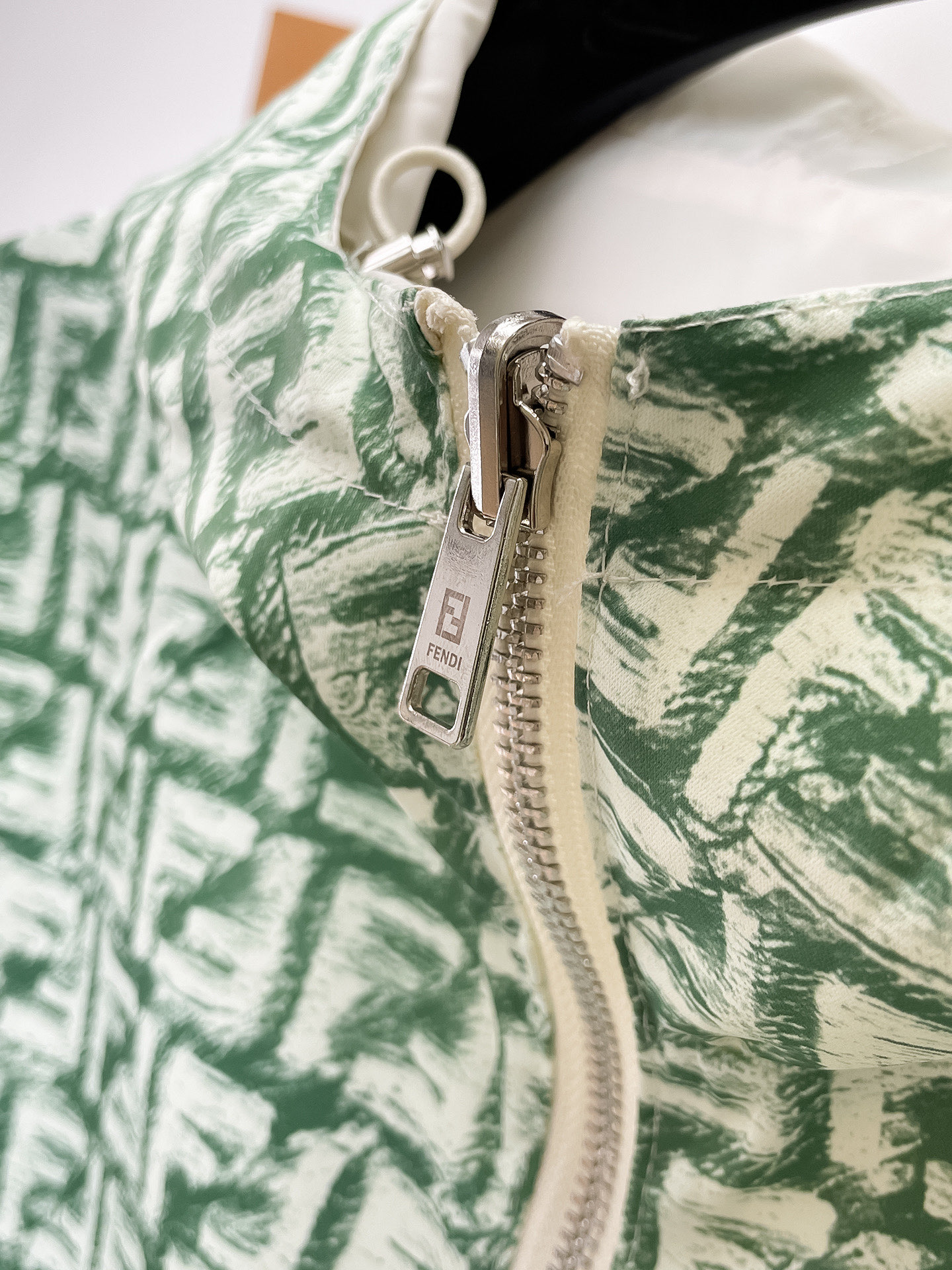 Fendi Jacket Hooded M-l-xl