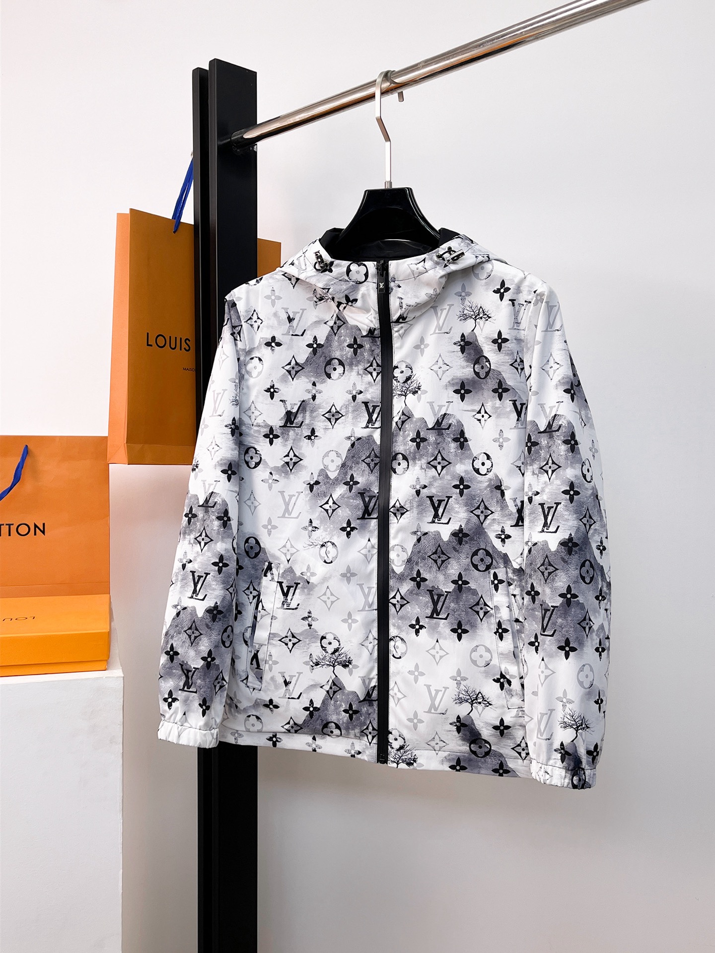 Louis Vuitton Jacket Hooded M-l-xl