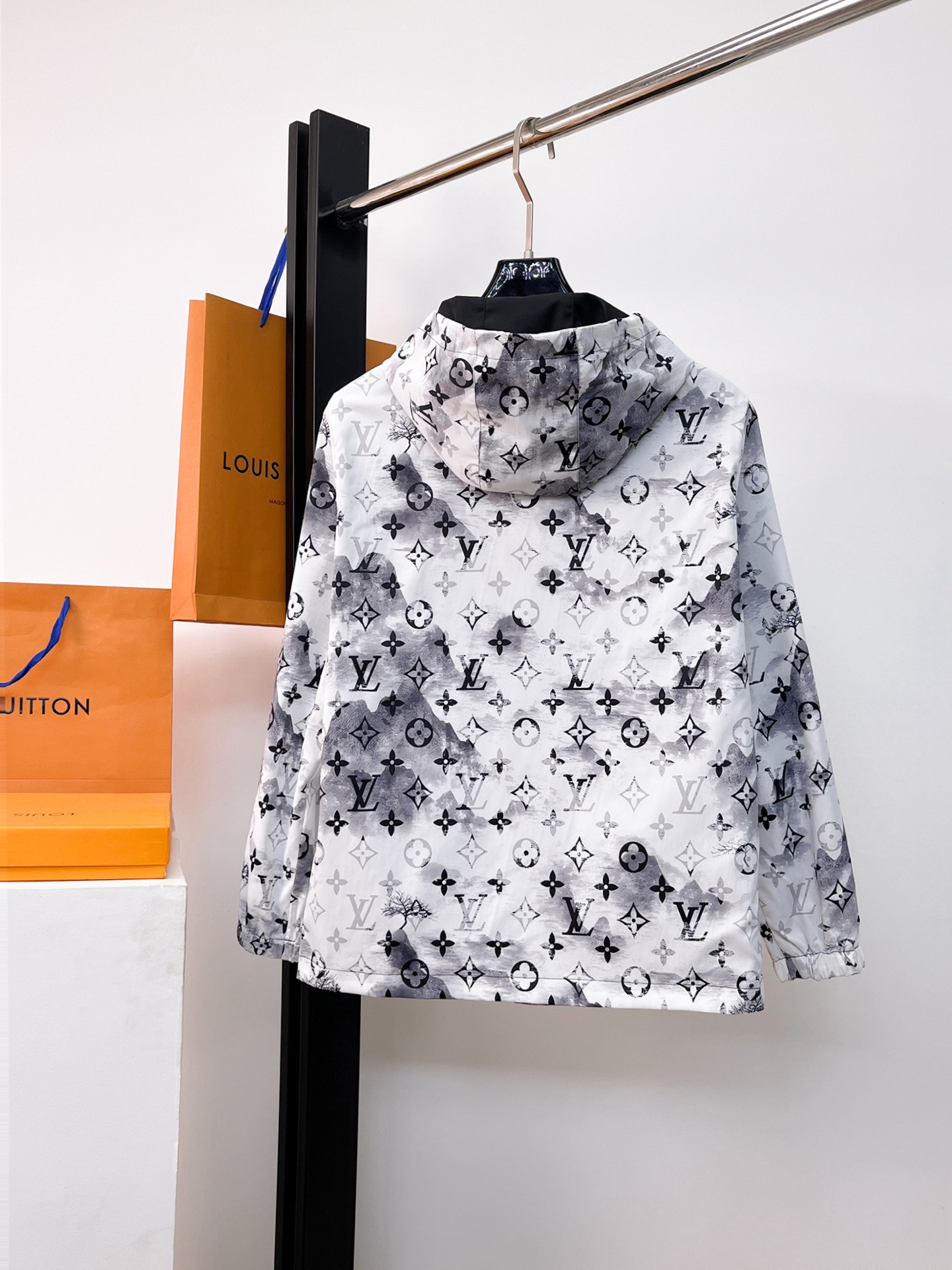 Louis Vuitton Jacket Hooded M-l-xl