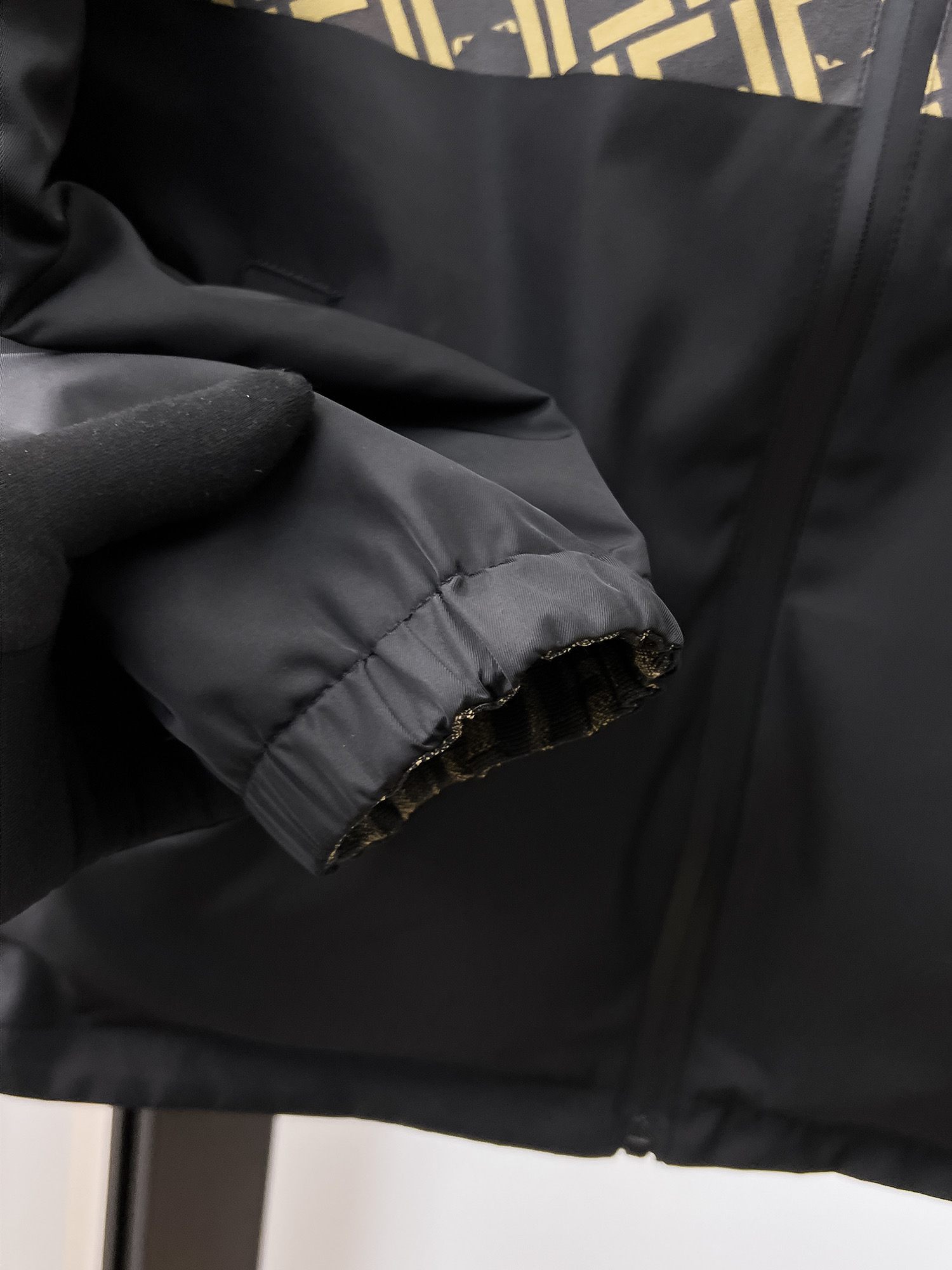 Fendi Jacket Hooded M-l-xl