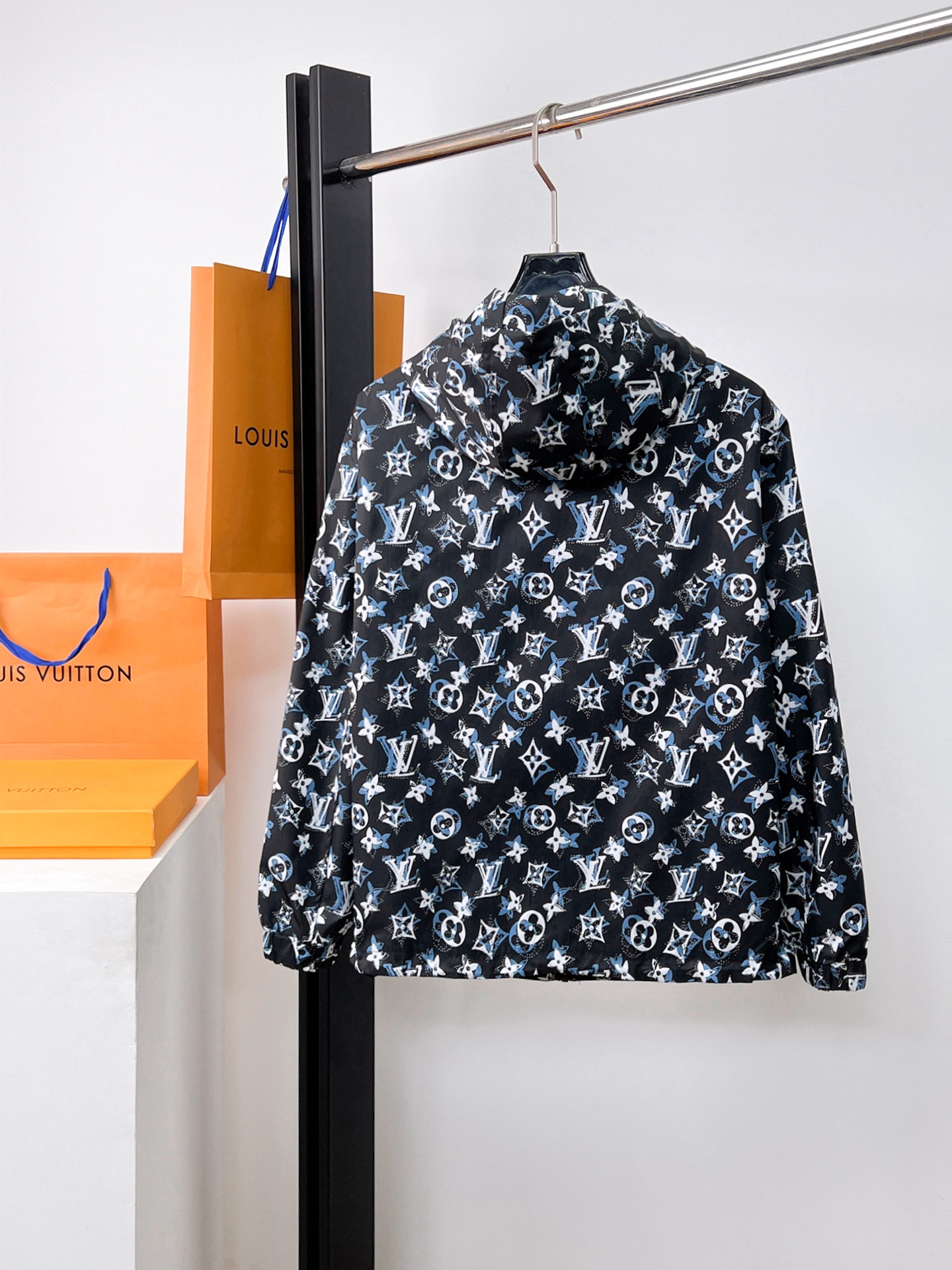 Louis Vuitton Jacket Hooded M-l-xl