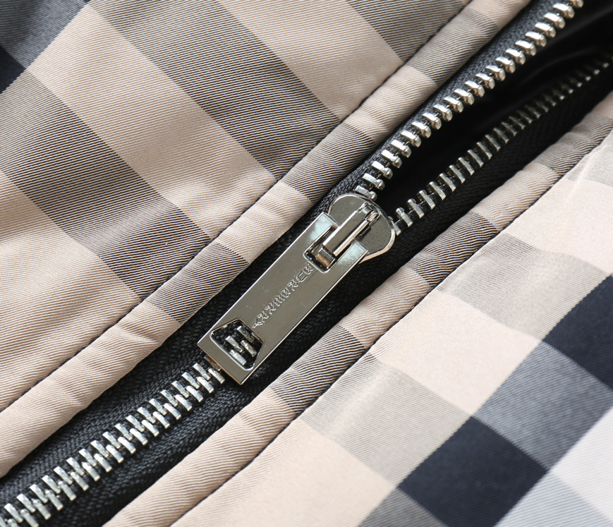 Burberry Couple Down Jacket Goose Down M-l-xl