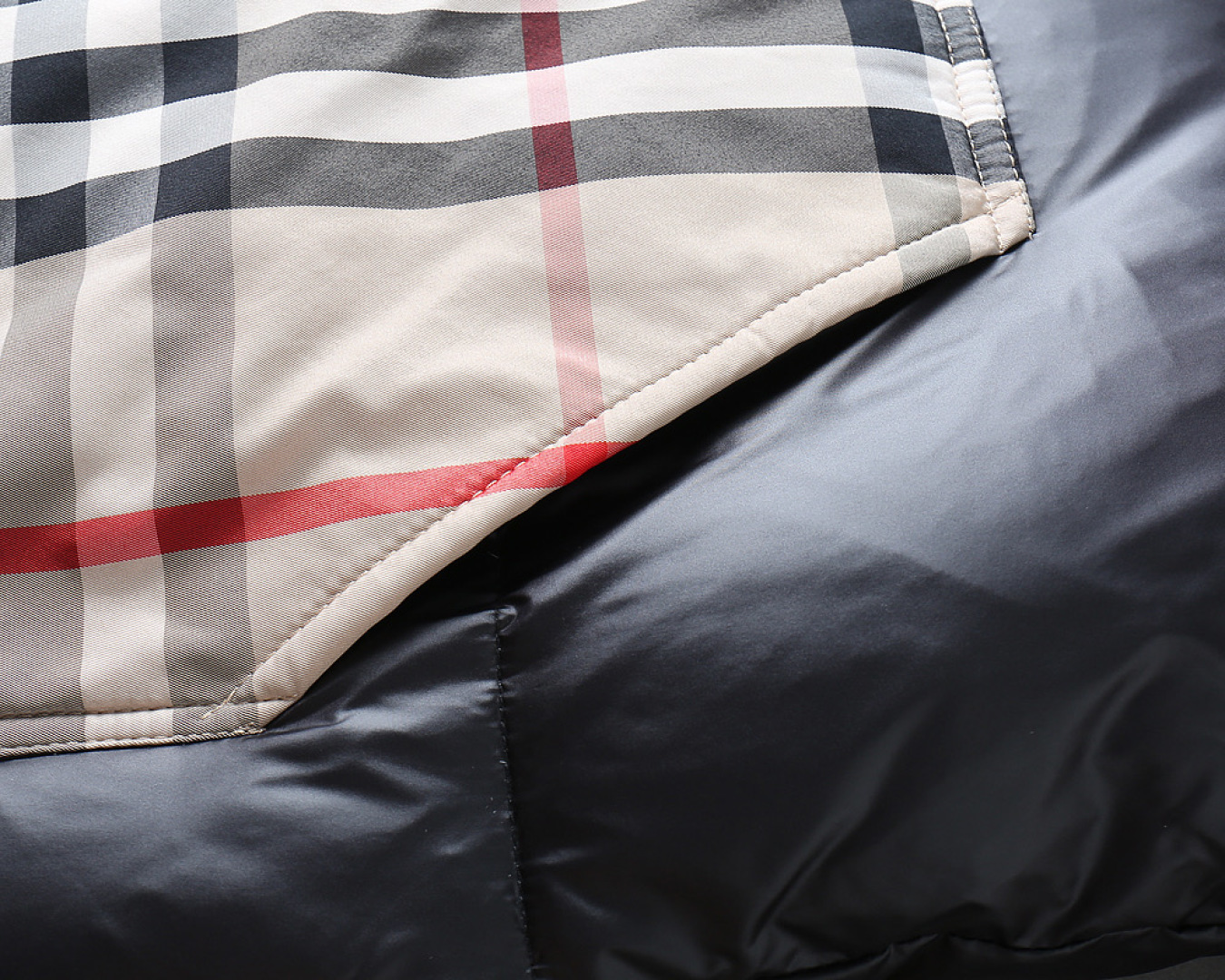 Burberry Couple Down Jacket Goose Down M-l-xl