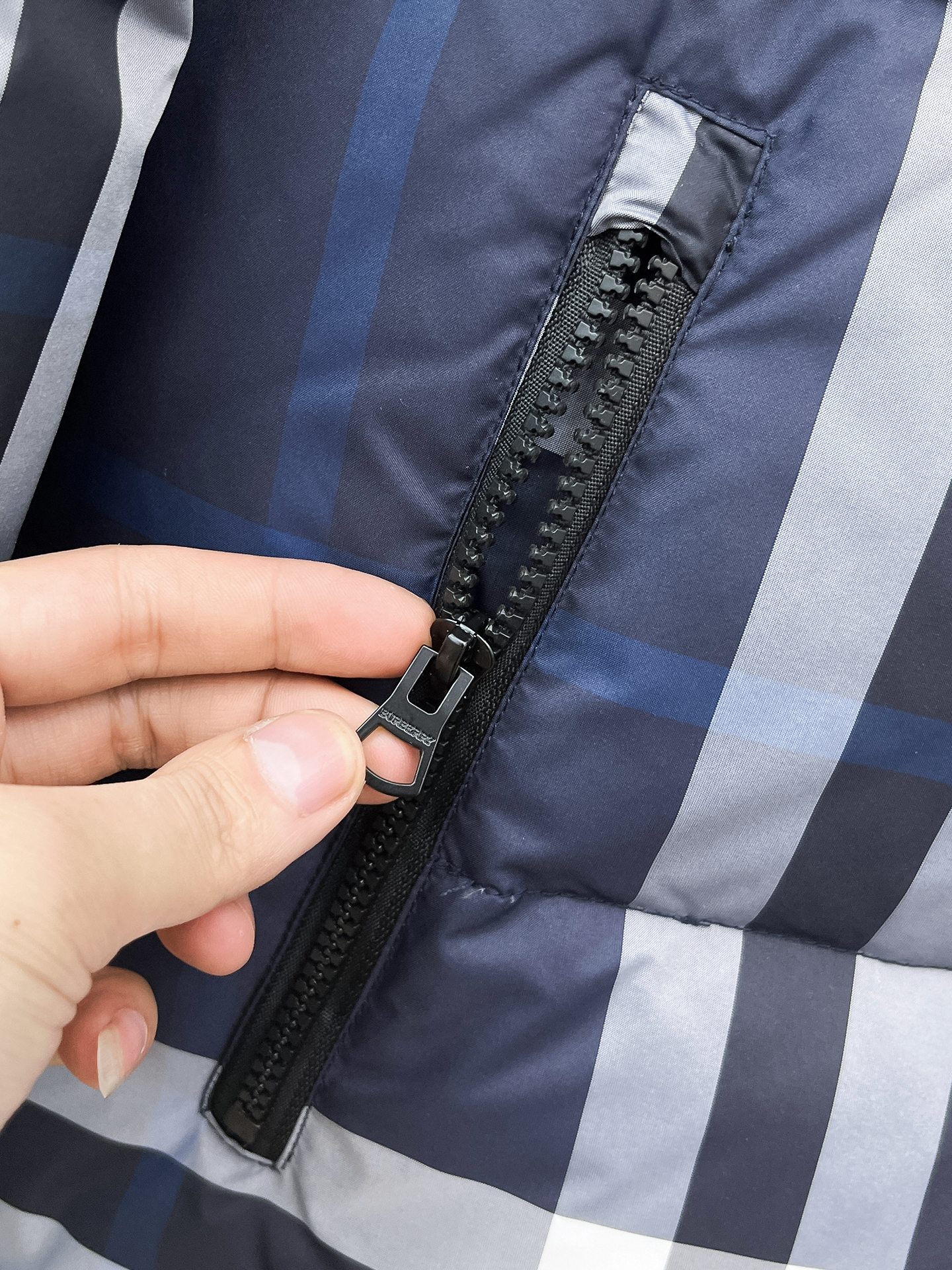 Burberry Couple Down Jacket Goose Down M-l-xl