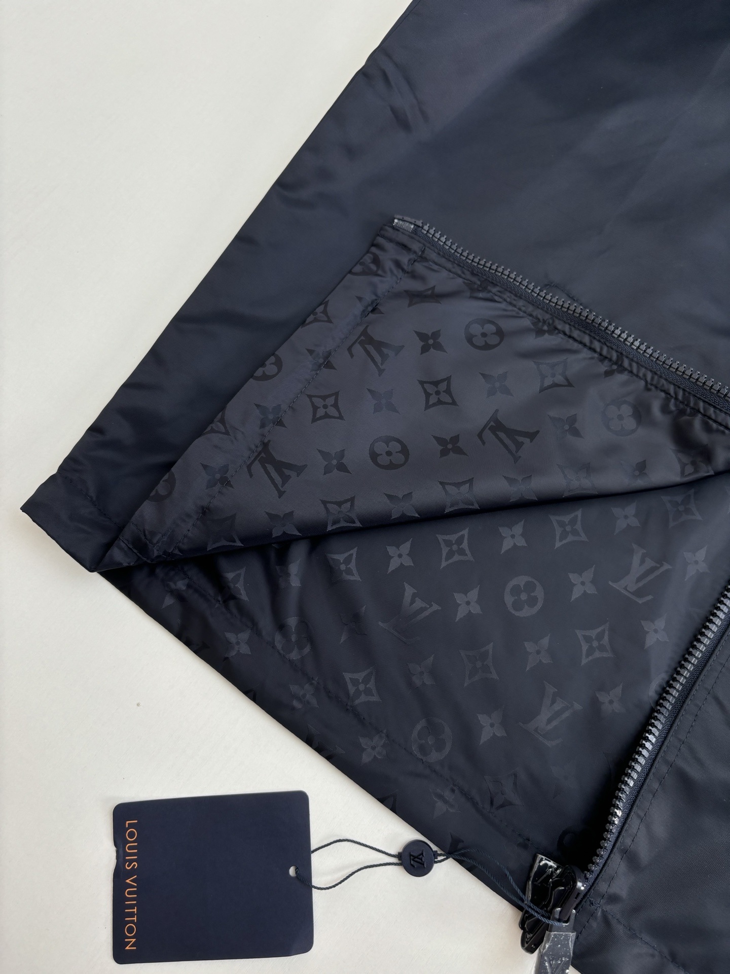 Louis Vuitton Basic Clothing S-m-l-xl