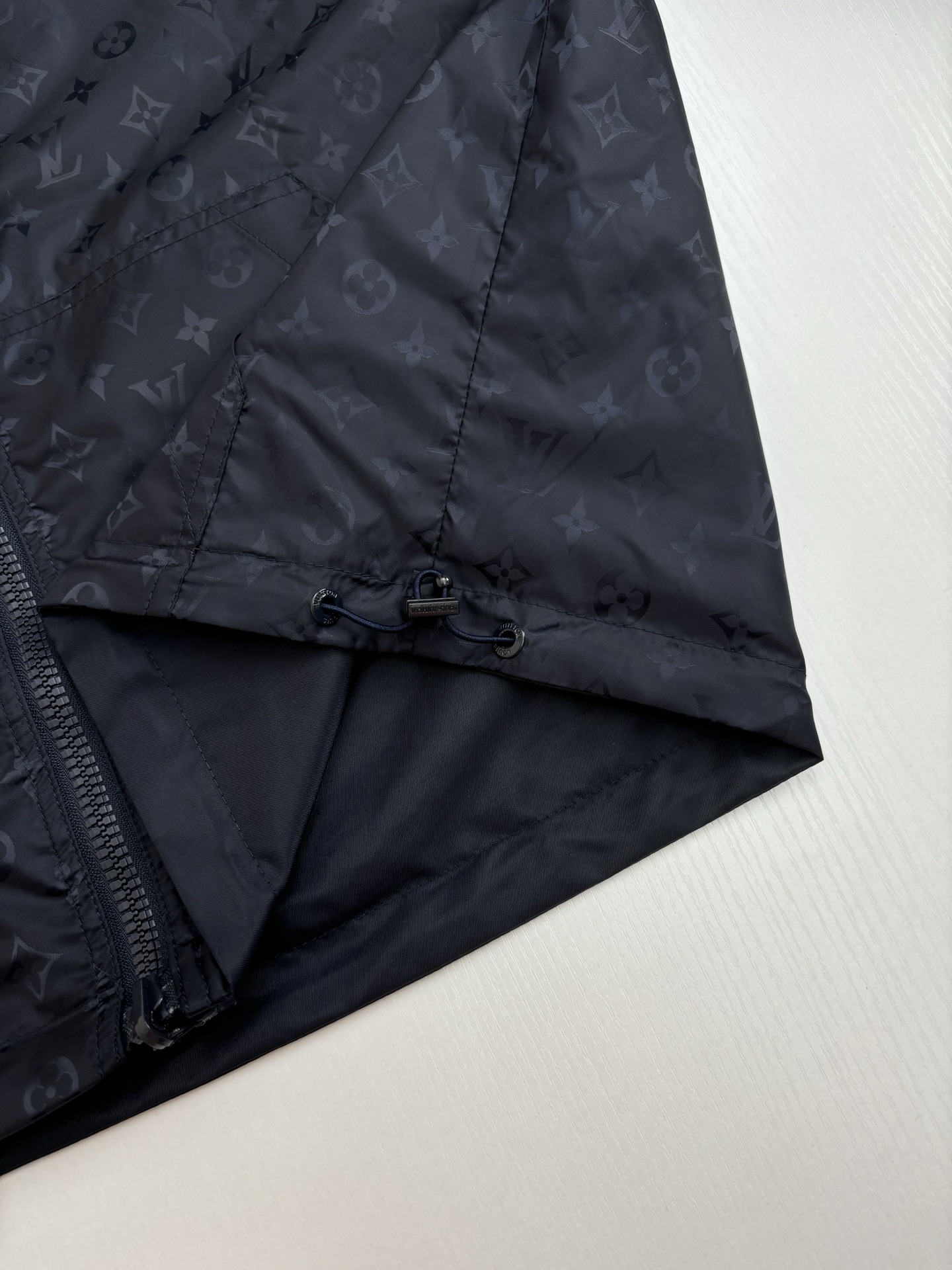 Louis Vuitton Basic Clothing S-m-l-xl