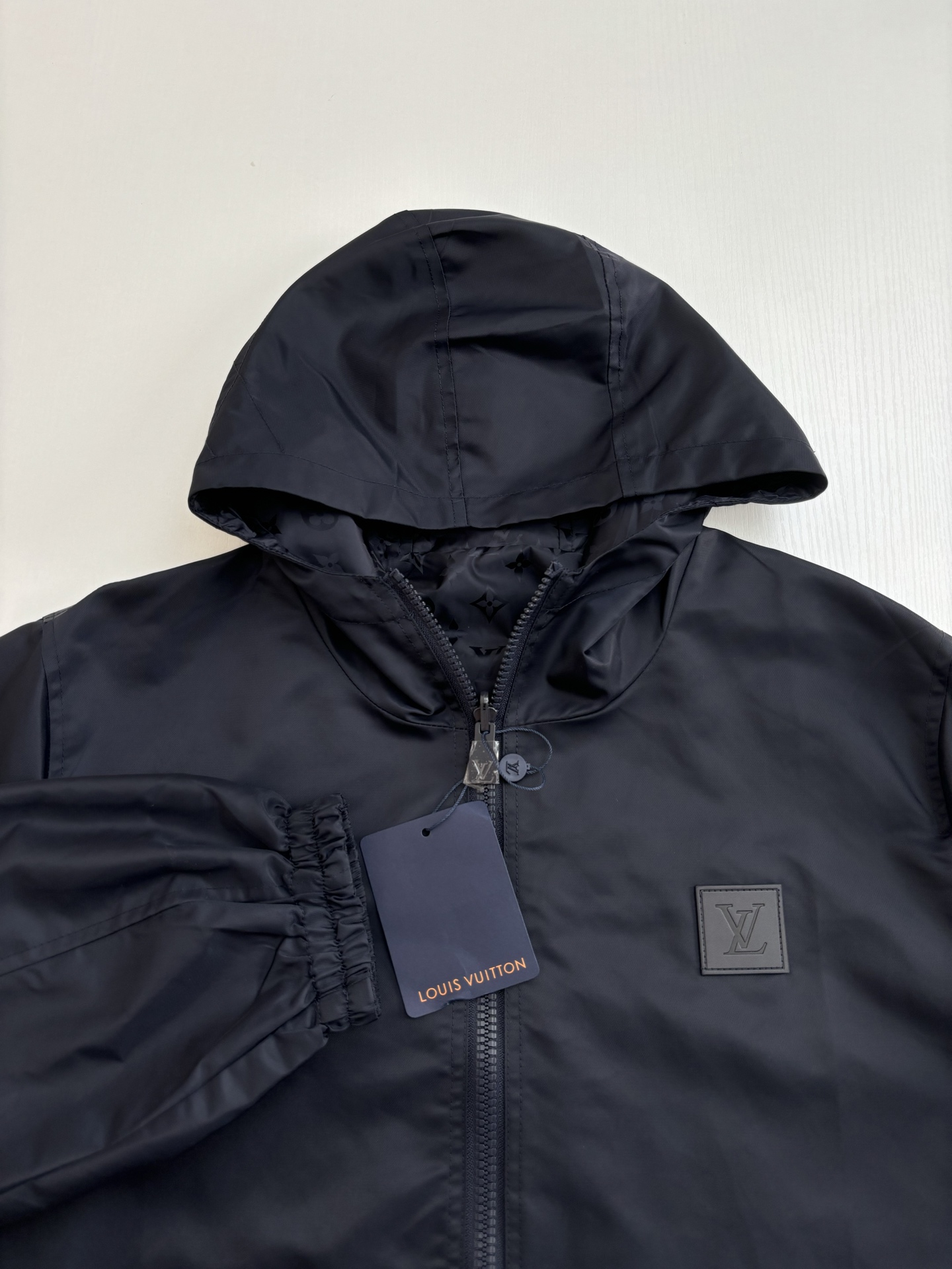 Louis Vuitton Basic Clothing S-m-l-xl