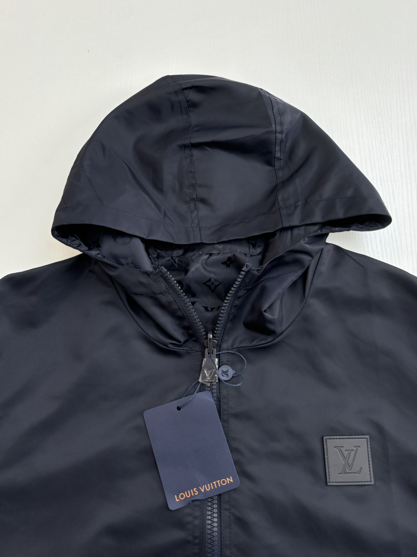 Louis Vuitton Basic Clothing S-m-l-xl