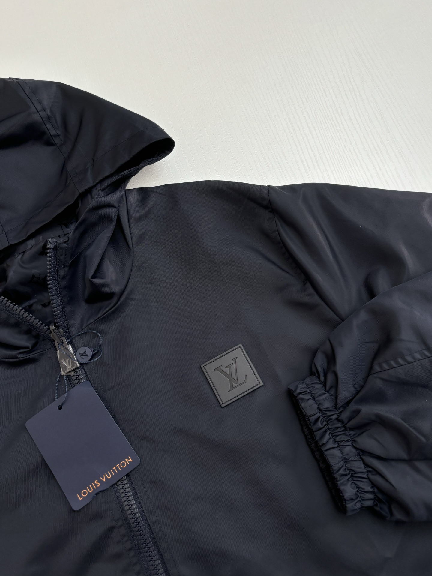 Louis Vuitton Basic Clothing S-m-l-xl