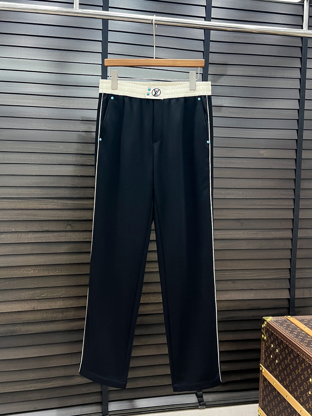 Louis Vuitton Basic Clothing Black S-m-l-xl