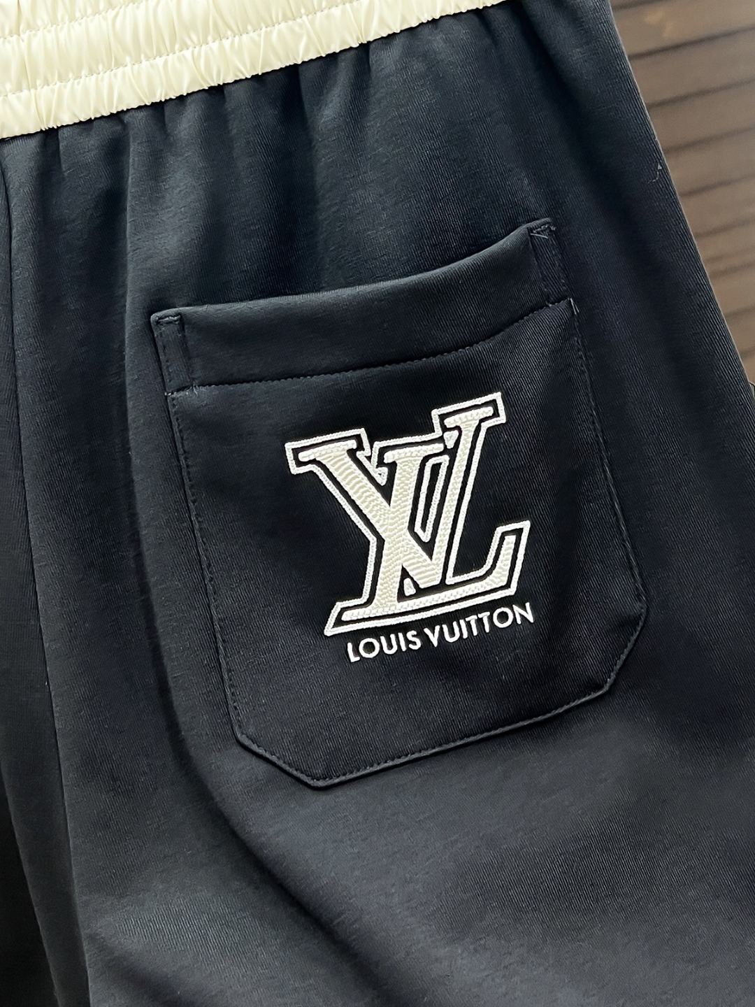 Louis Vuitton Basic Clothing Black S-m-l-xl
