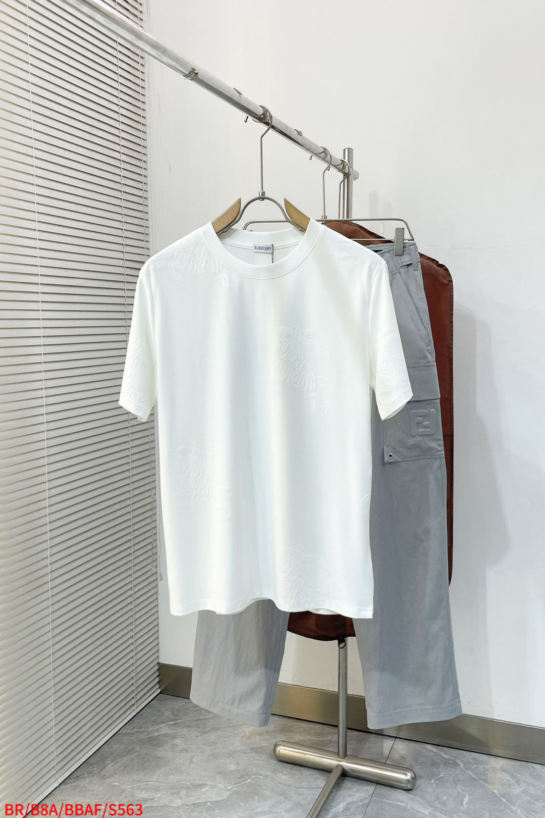 Burberry Basic Clothing Black S-xl