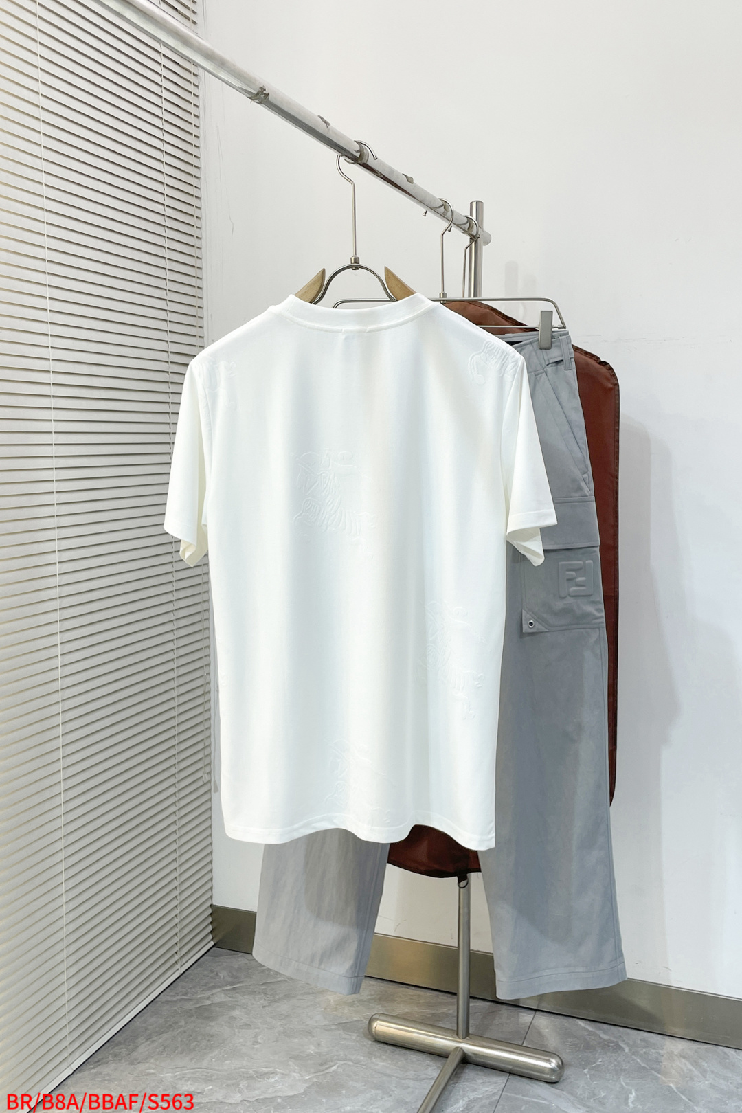 Burberry Basic Clothing Black S-xl