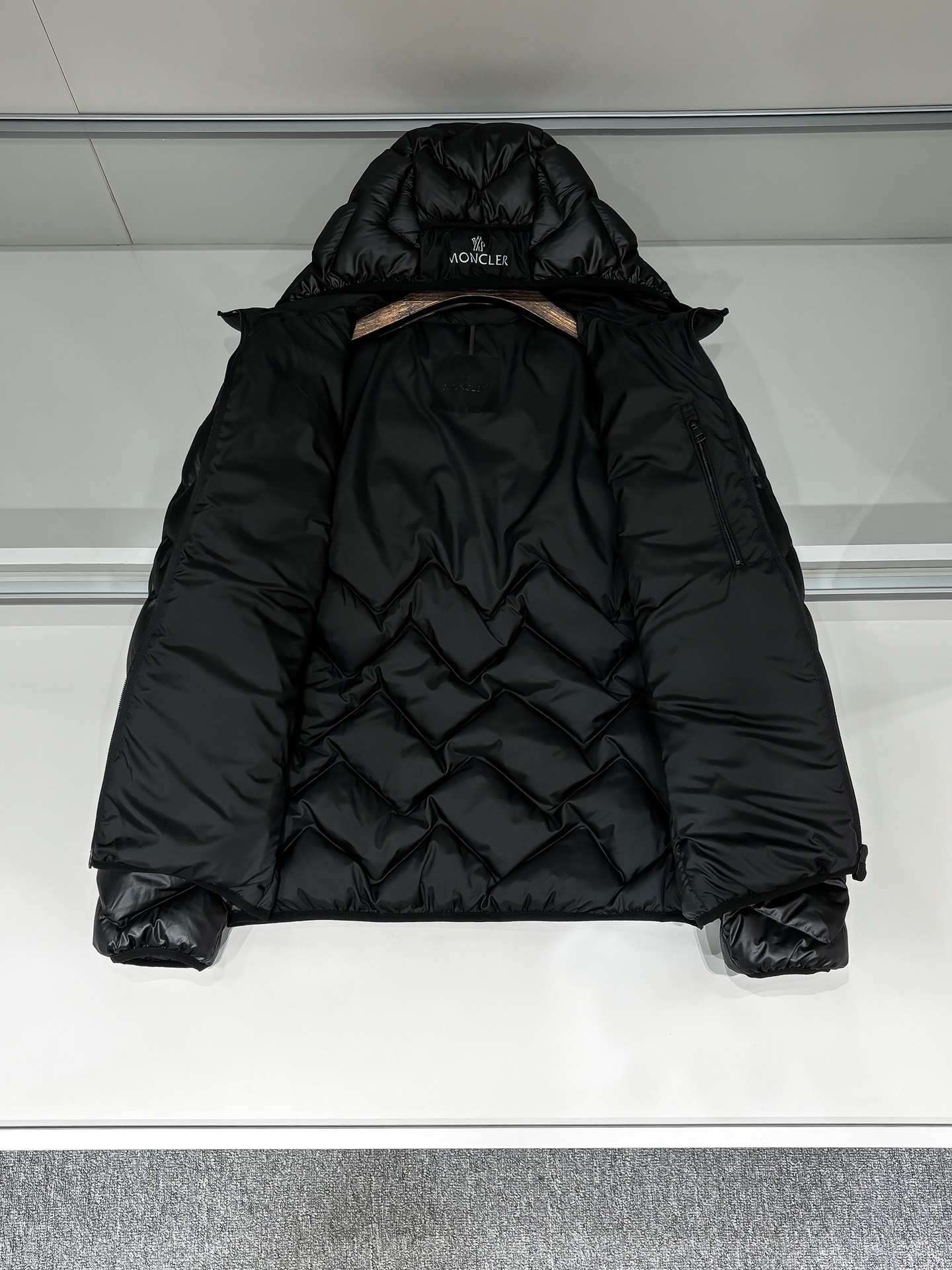 Moncler Down Vest Goose Down Black Hooded M-234