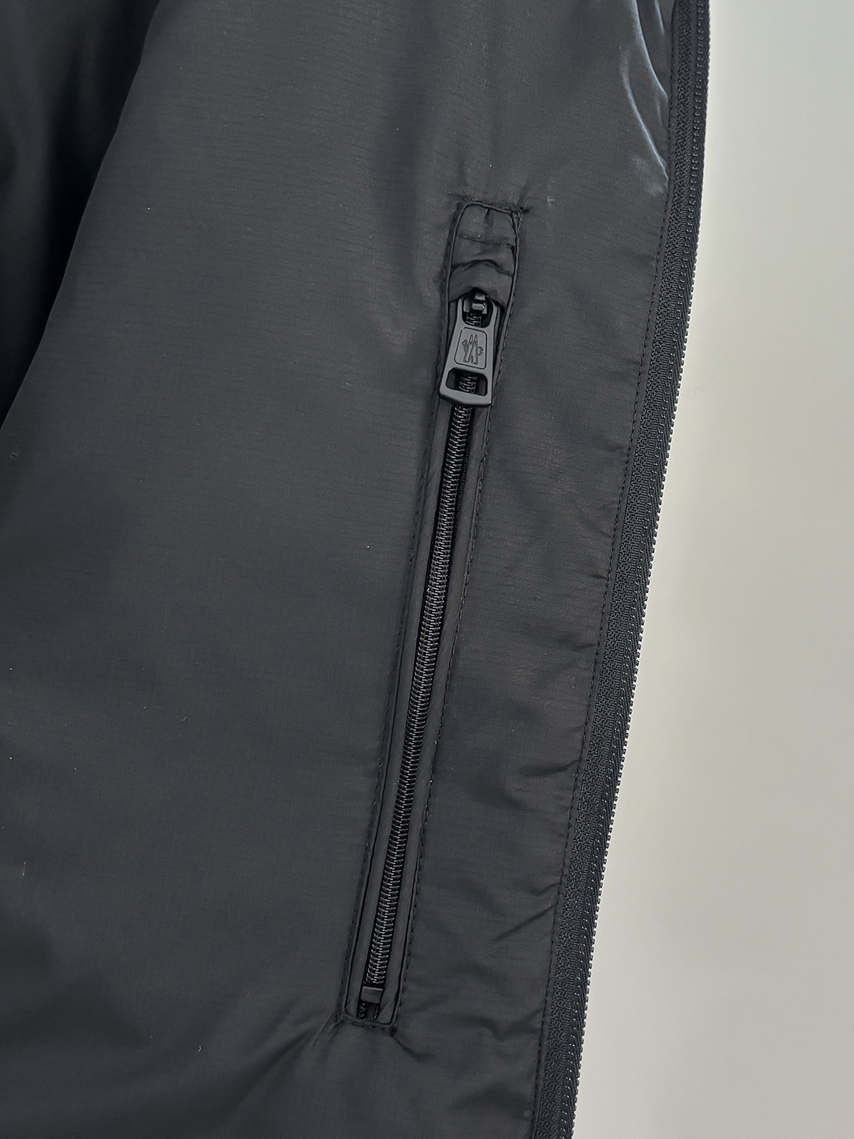 Moncler Down Vest Goose Down Black Hooded M-234