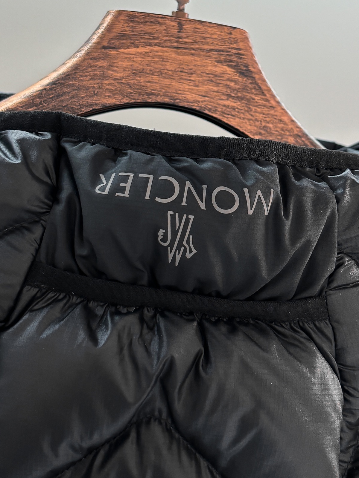 Moncler Down Vest Goose Down Black Hooded M-234