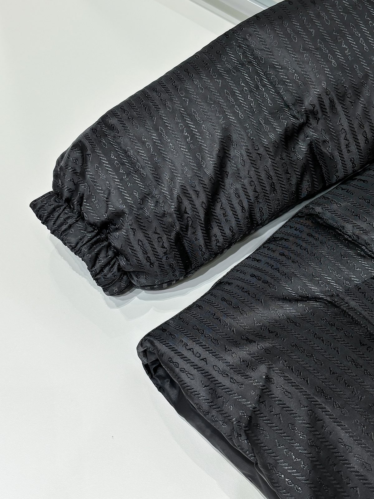 Prada Male Down Jacket Goose Down Black Loose Fit S-m-l-xl