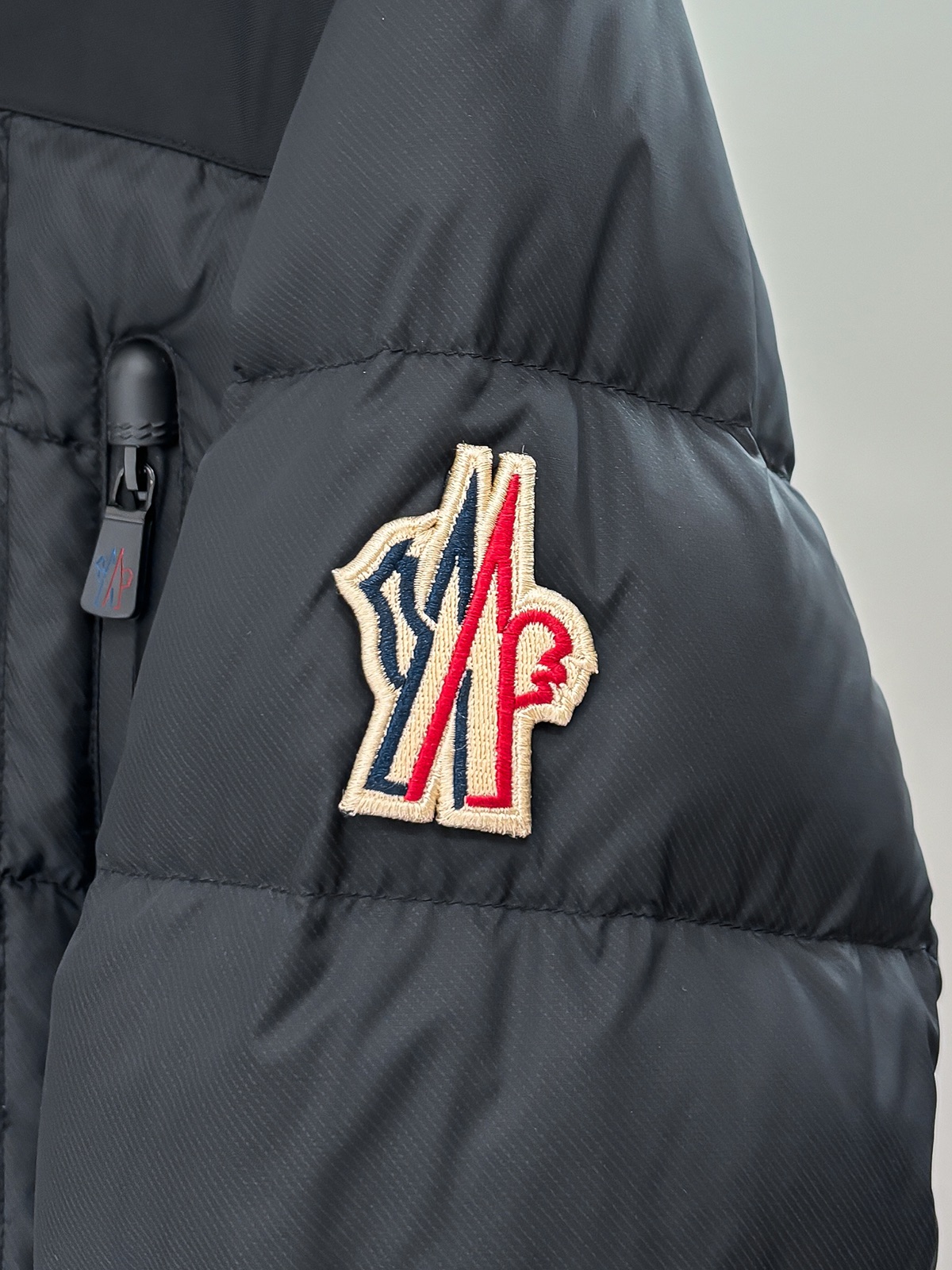 Moncler Male Down Jacket Goose Down Hooded M