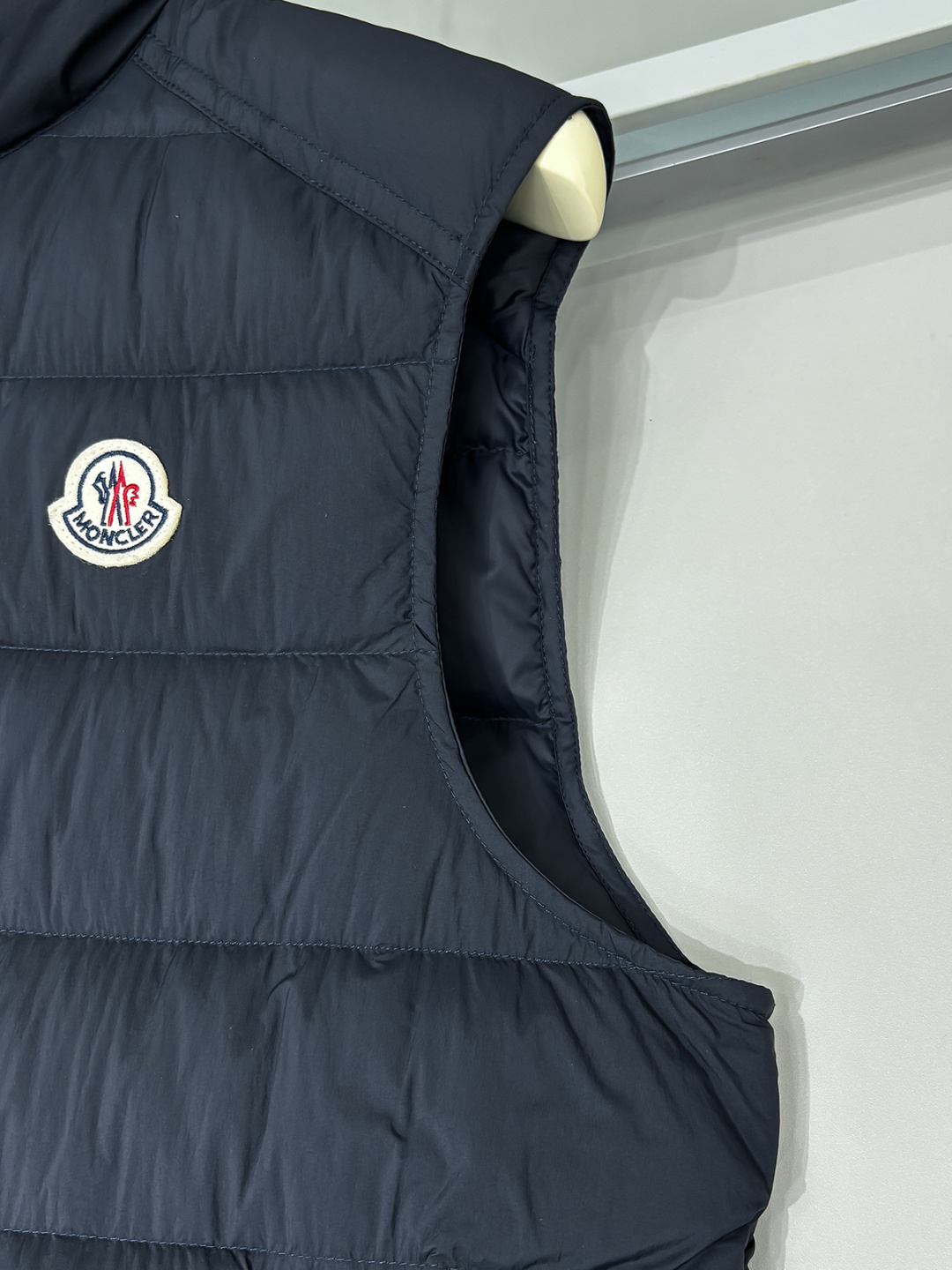 Moncler Male Down Vest White Duck Down Blue M