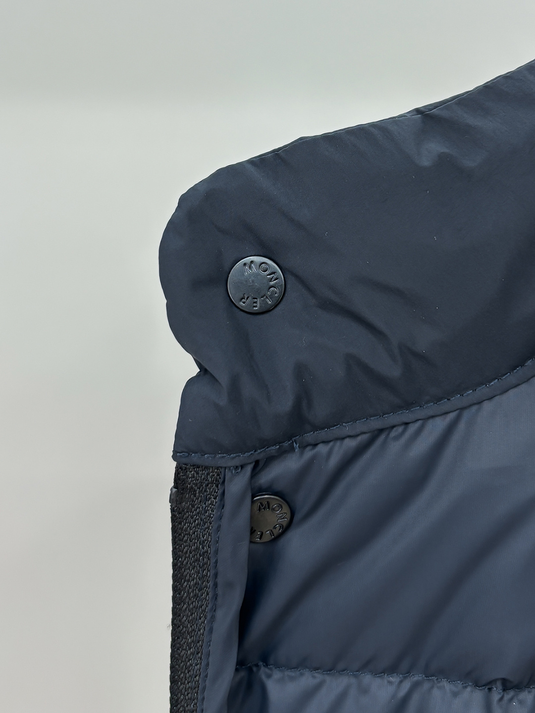 Moncler Male Down Vest White Duck Down Blue M