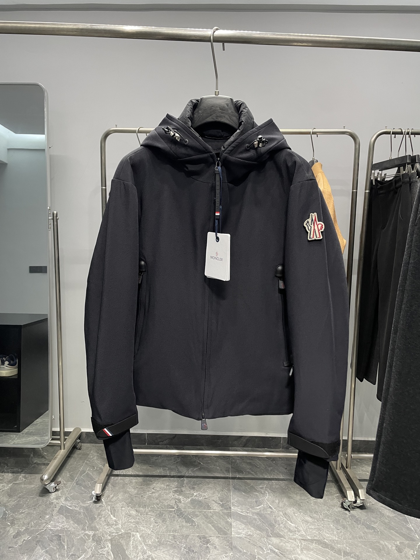 Moncler Male Down Jacket White Duck Down Black Hooded M