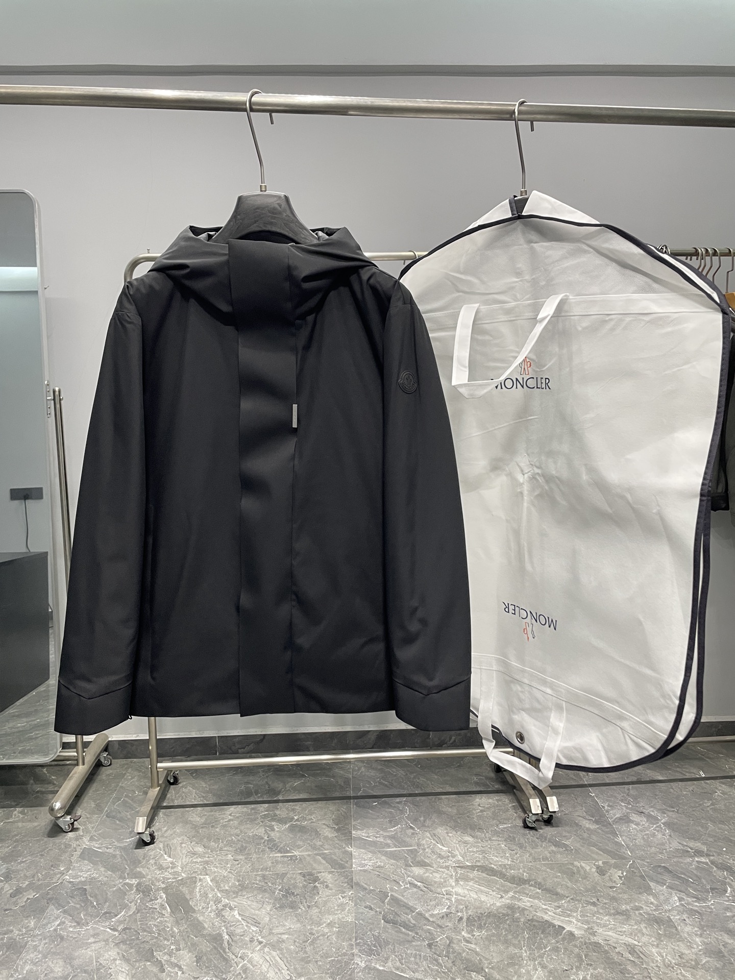 Moncler Male Down Jacket White Duck Down Black Hooded M-l