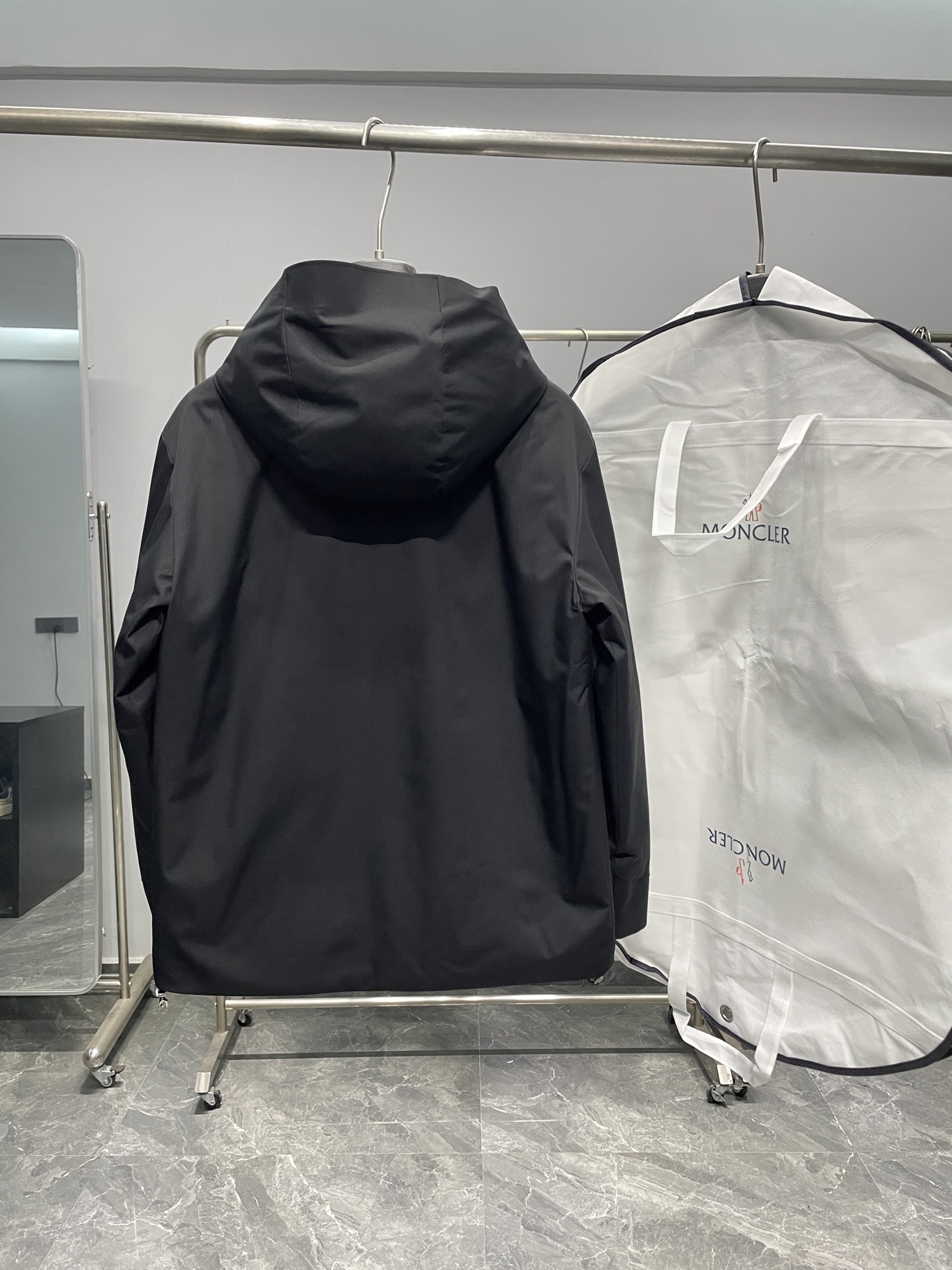 Moncler Male Down Jacket White Duck Down Black Hooded M-l