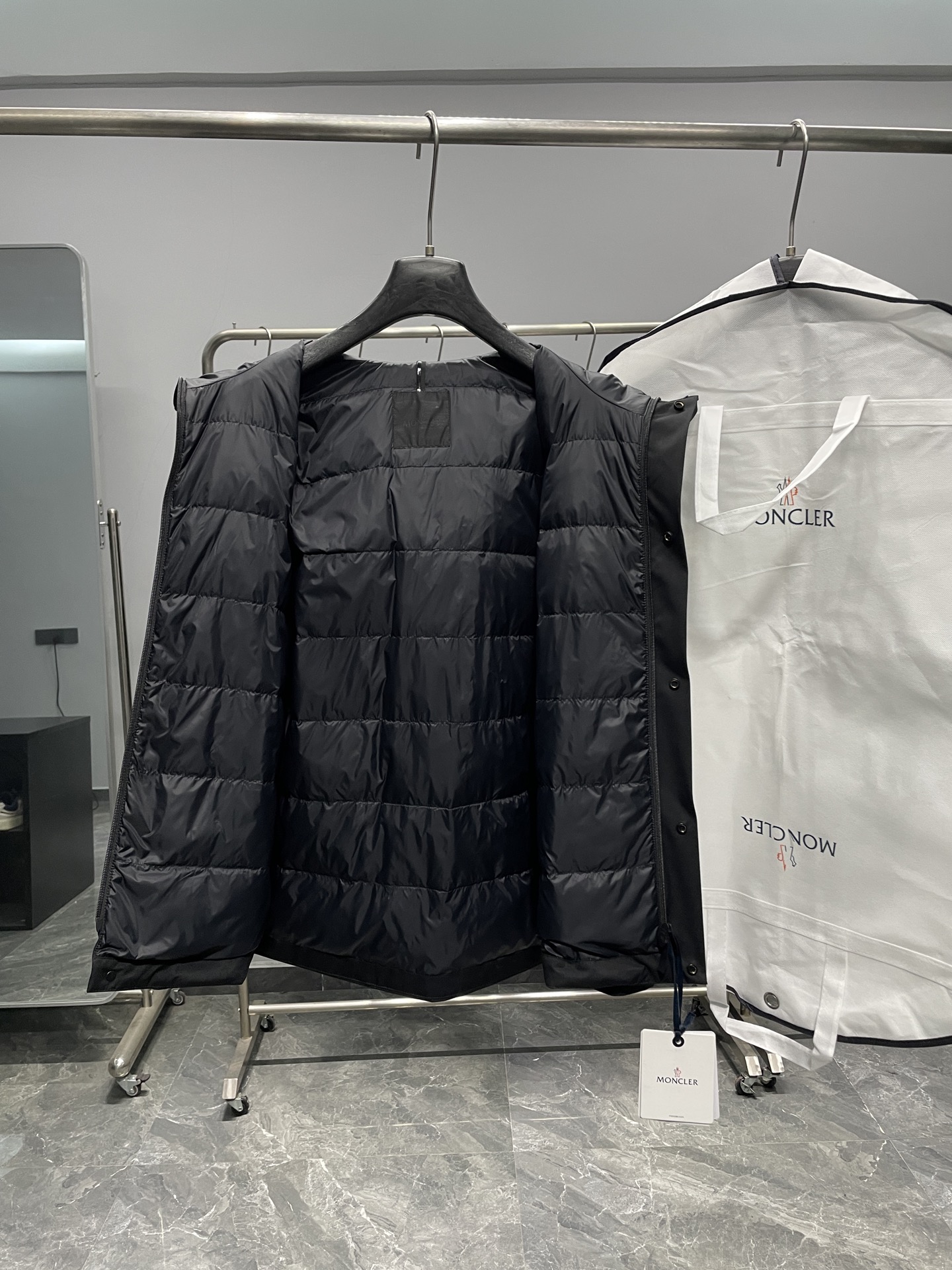 Moncler Male Down Jacket White Duck Down Black Hooded M-l